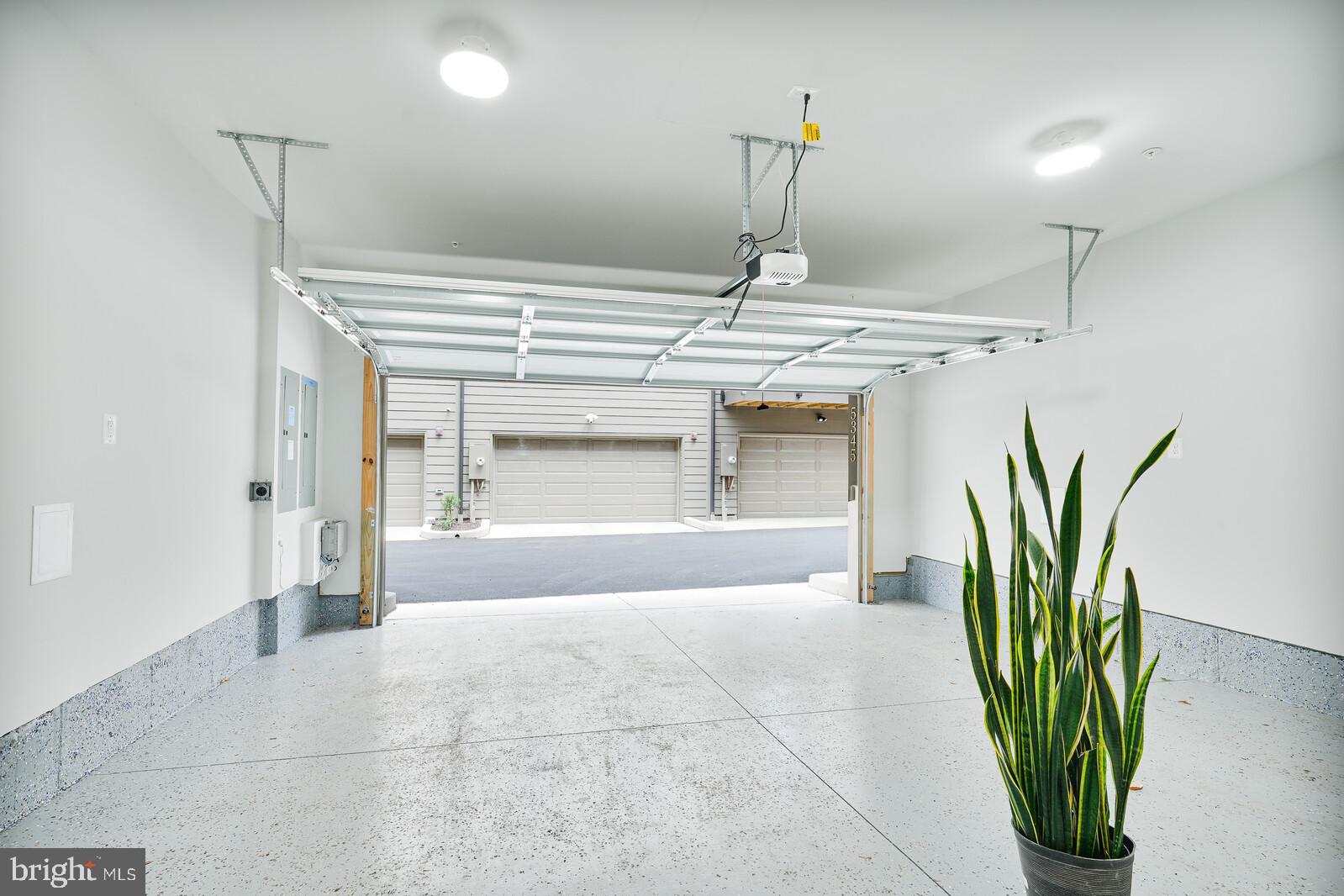 WESTBARD SQUARE - Residential