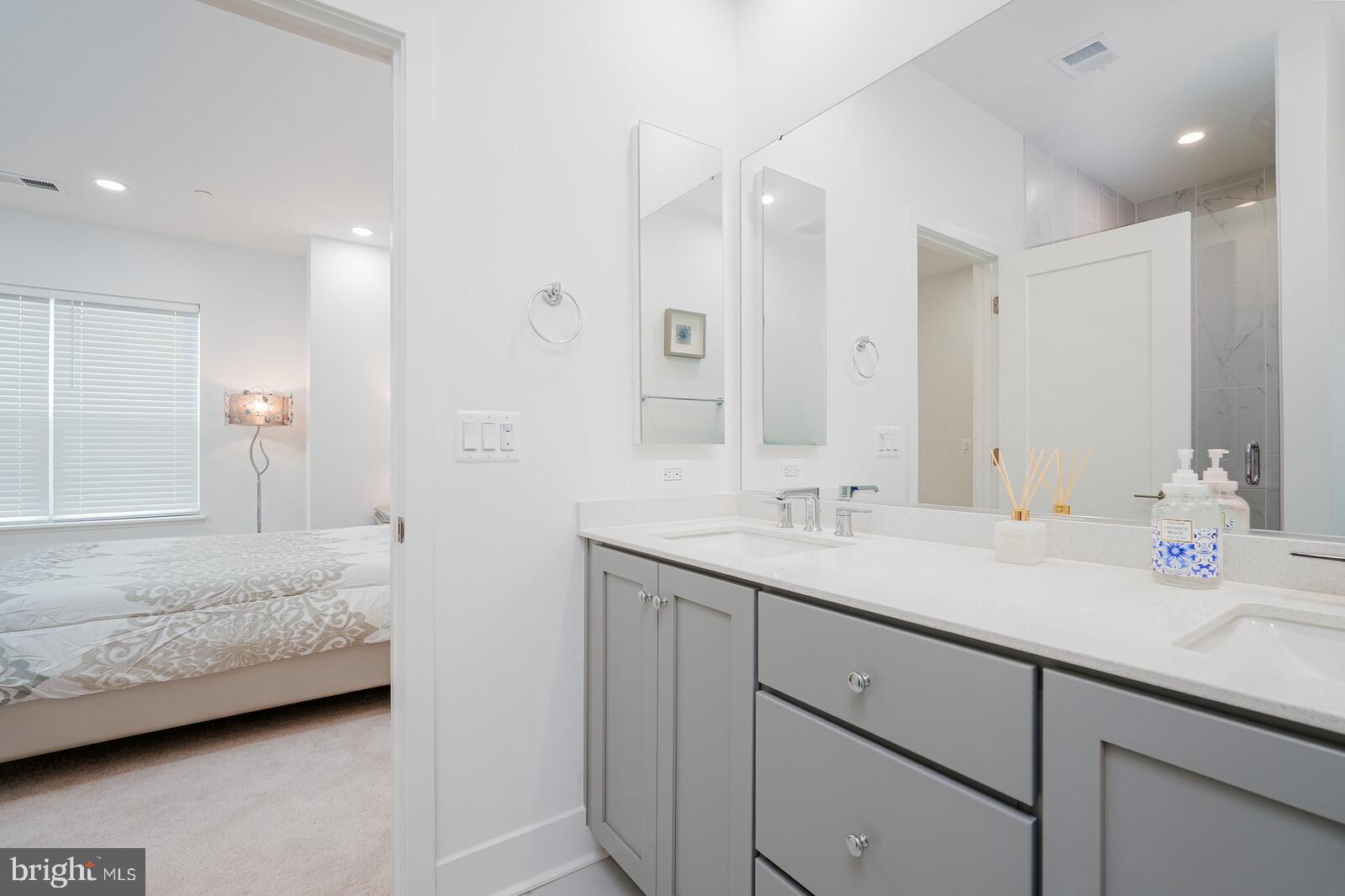 WESTBARD SQUARE - Residential