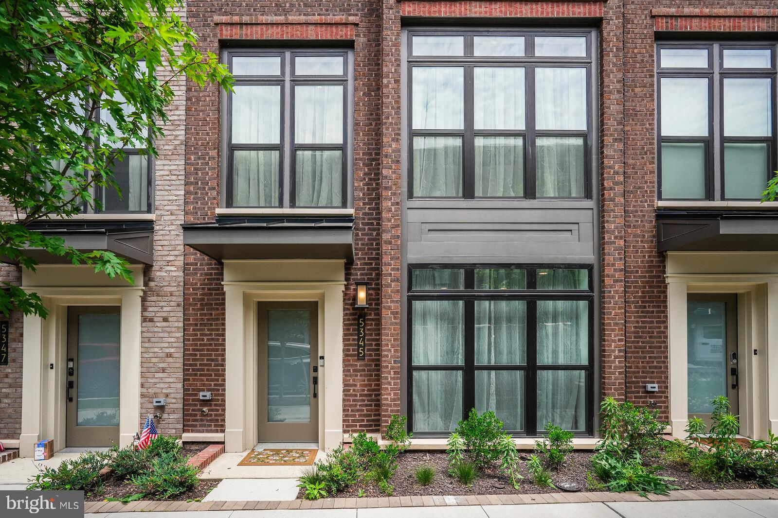WESTBARD SQUARE - Residential