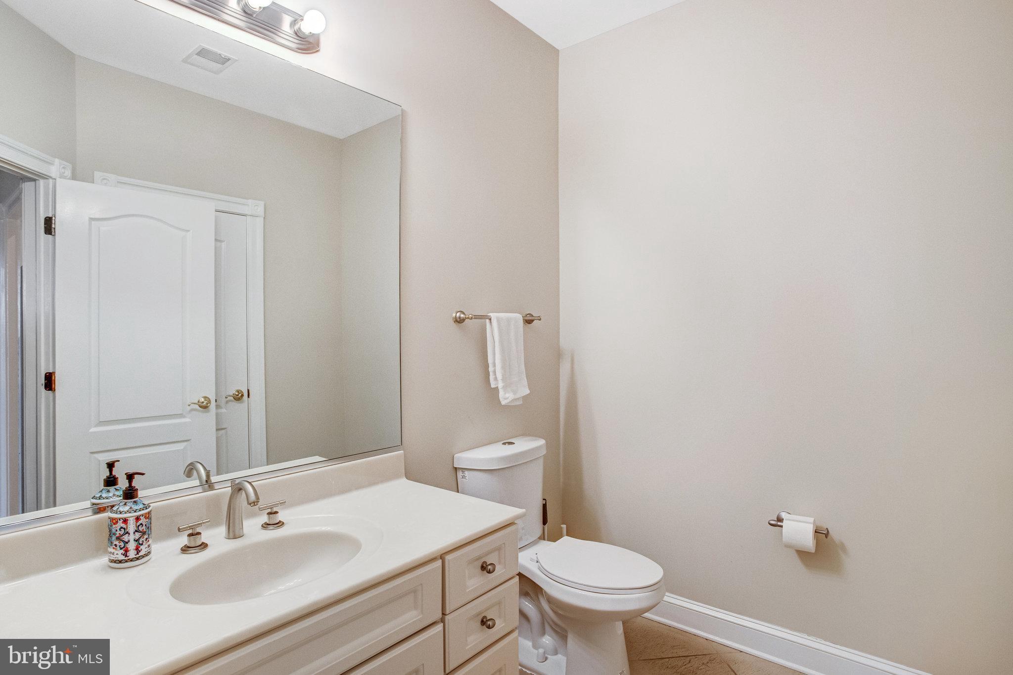NEAR FALLS CHURCH - Residential