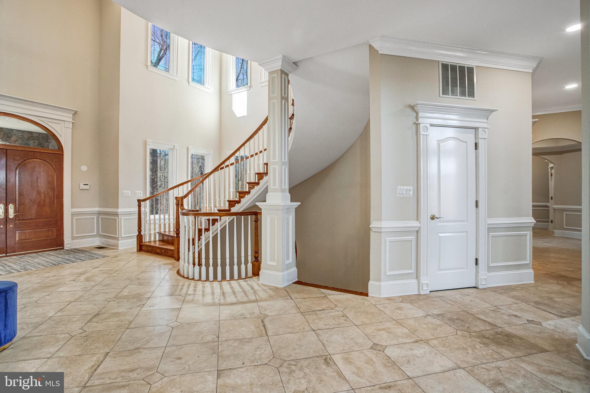 NEAR FALLS CHURCH - Residential