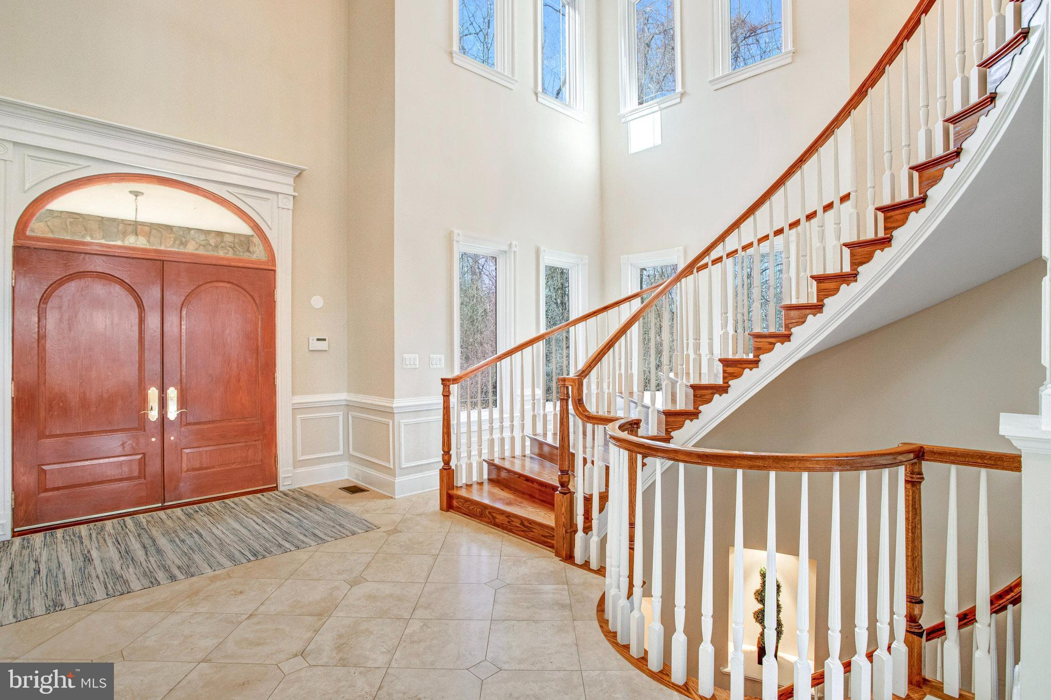 NEAR FALLS CHURCH - Residential