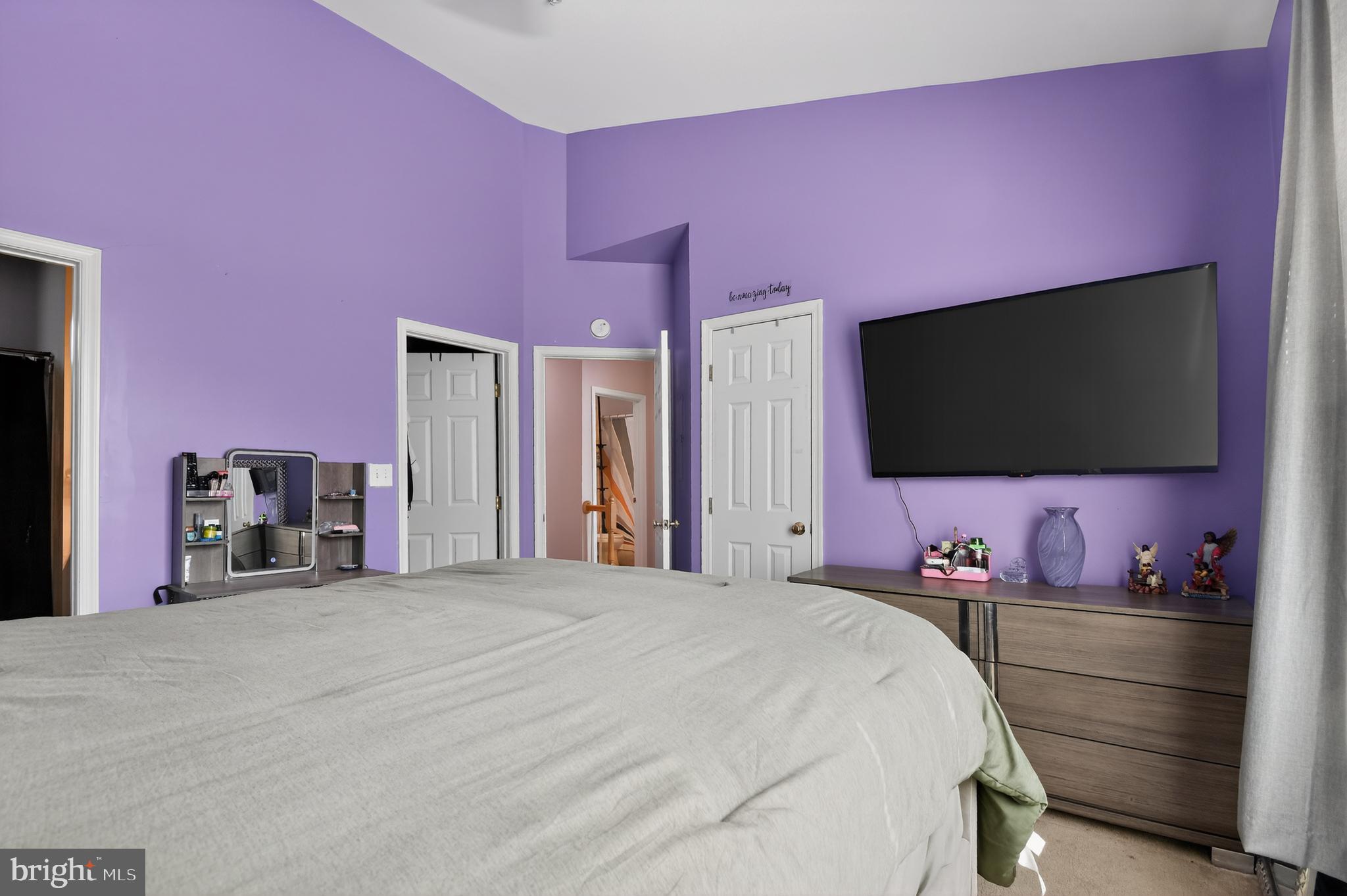 HAMPSHIRE HALL CONDO - Residential