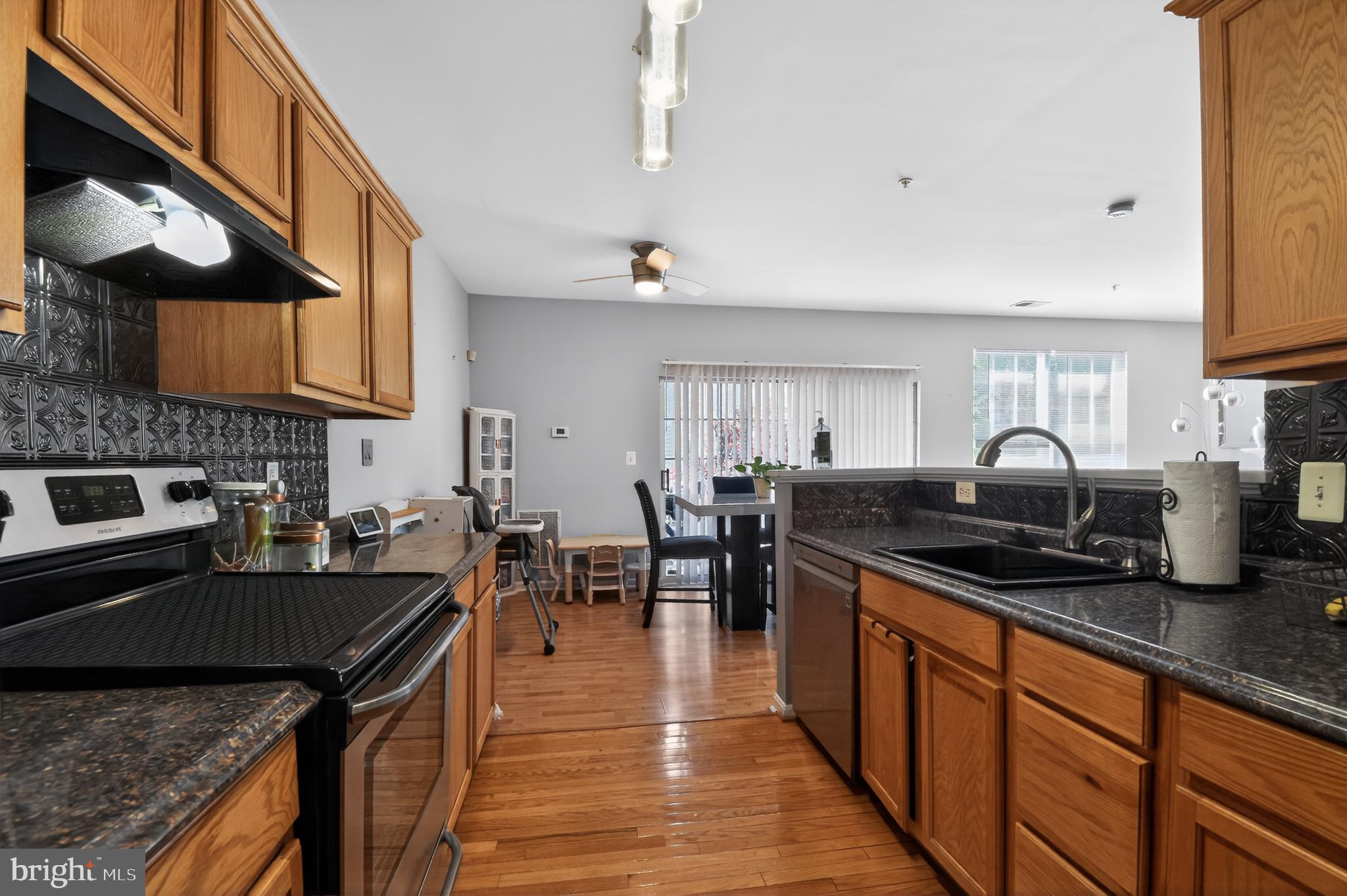 HAMPSHIRE HALL CONDO - Residential