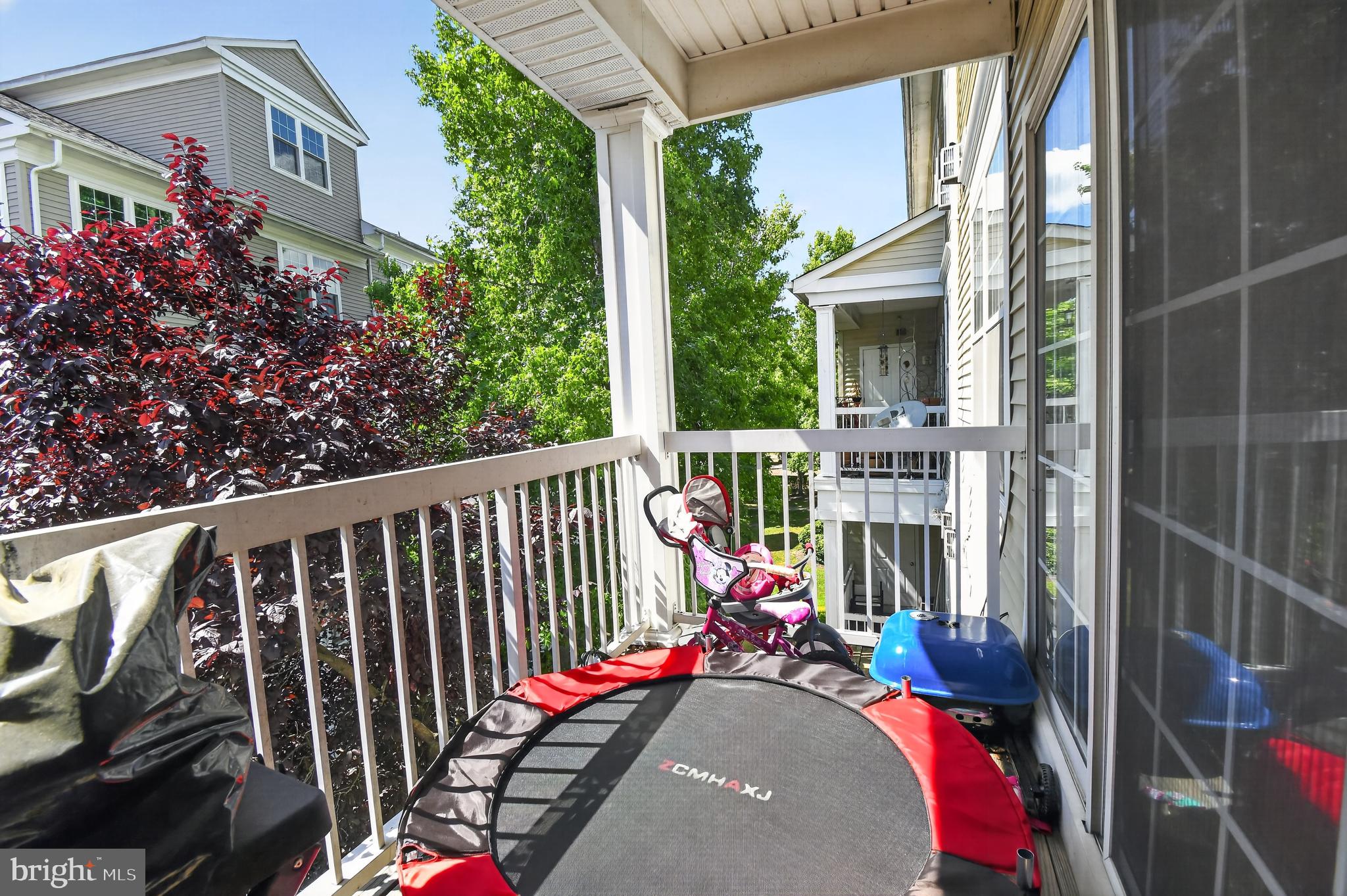 HAMPSHIRE HALL CONDO - Residential