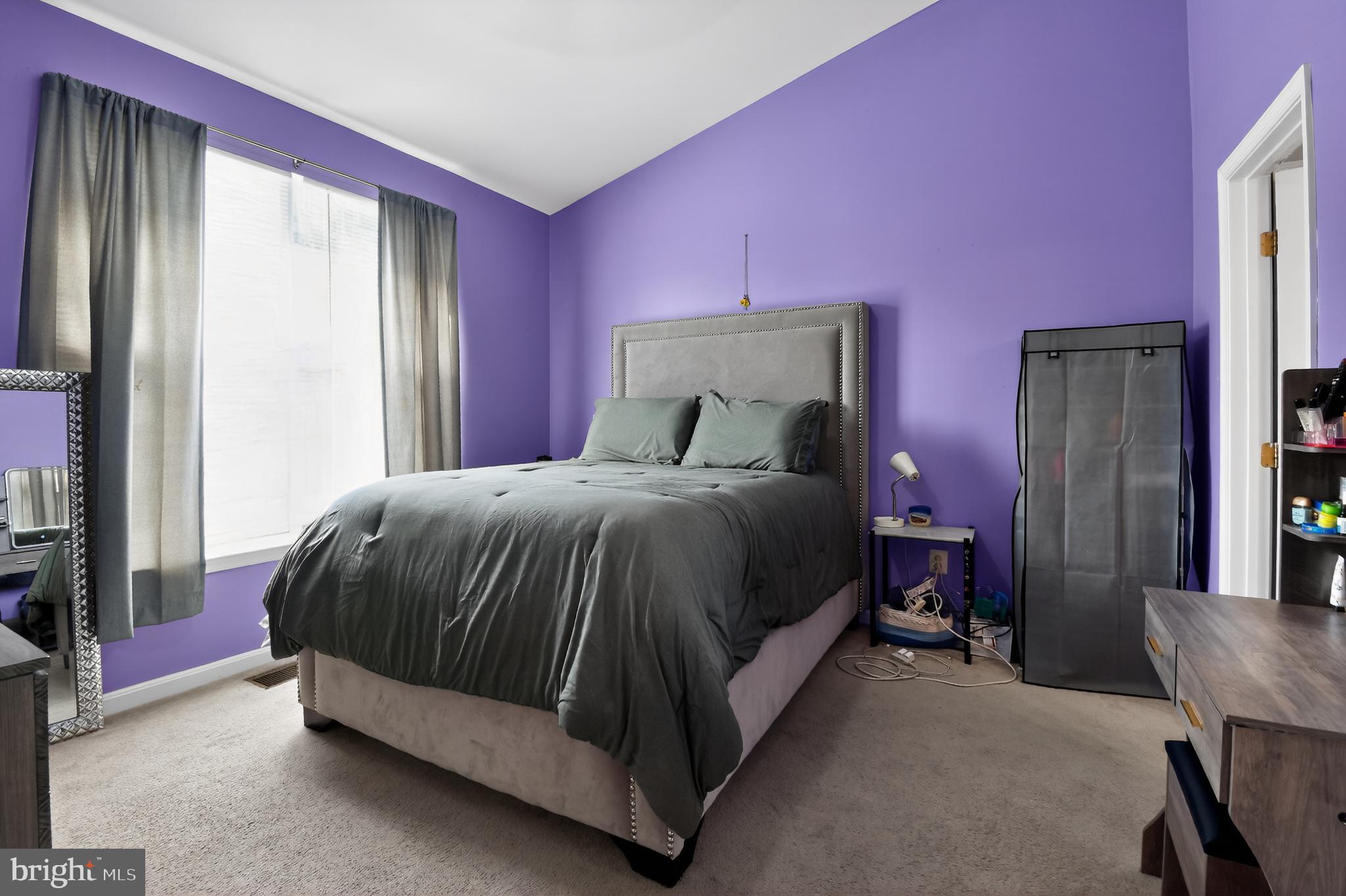 HAMPSHIRE HALL CONDO - Residential