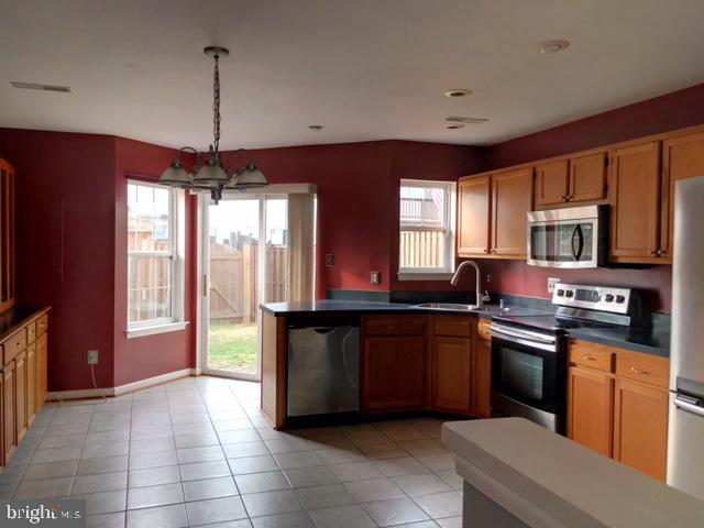 TRAILSIDE - Residential Lease