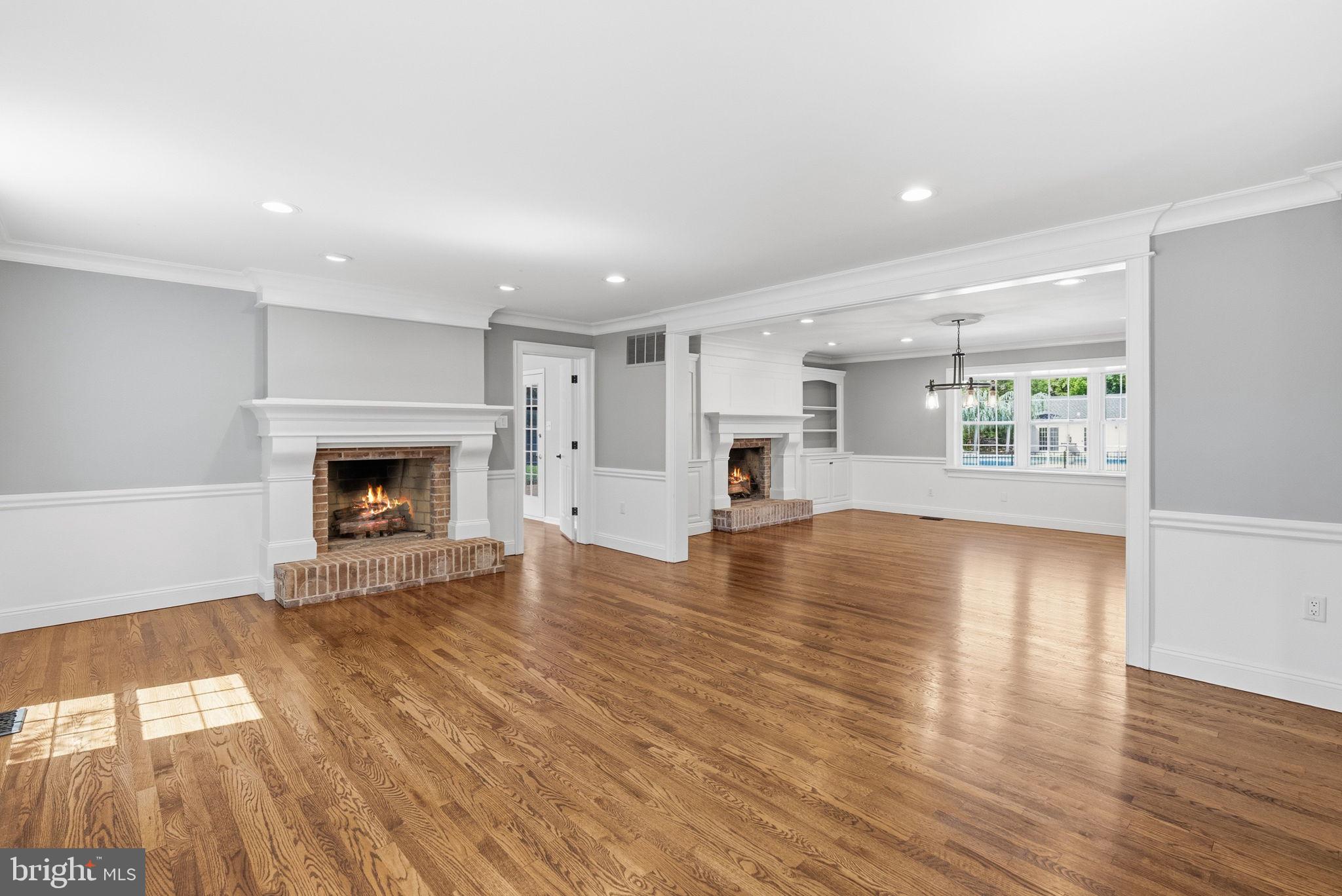 TWO POND ESTATES - Residential