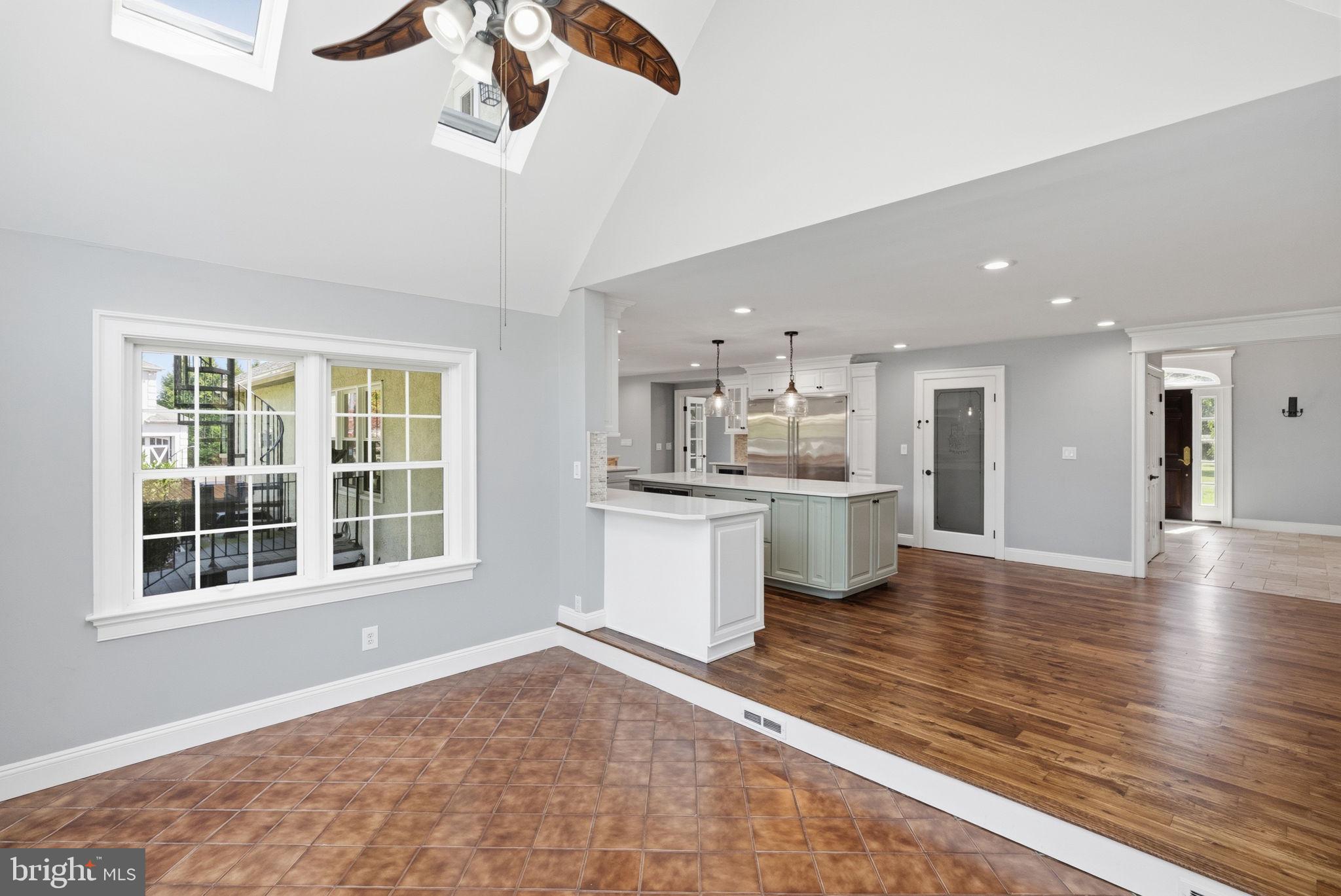 TWO POND ESTATES - Residential