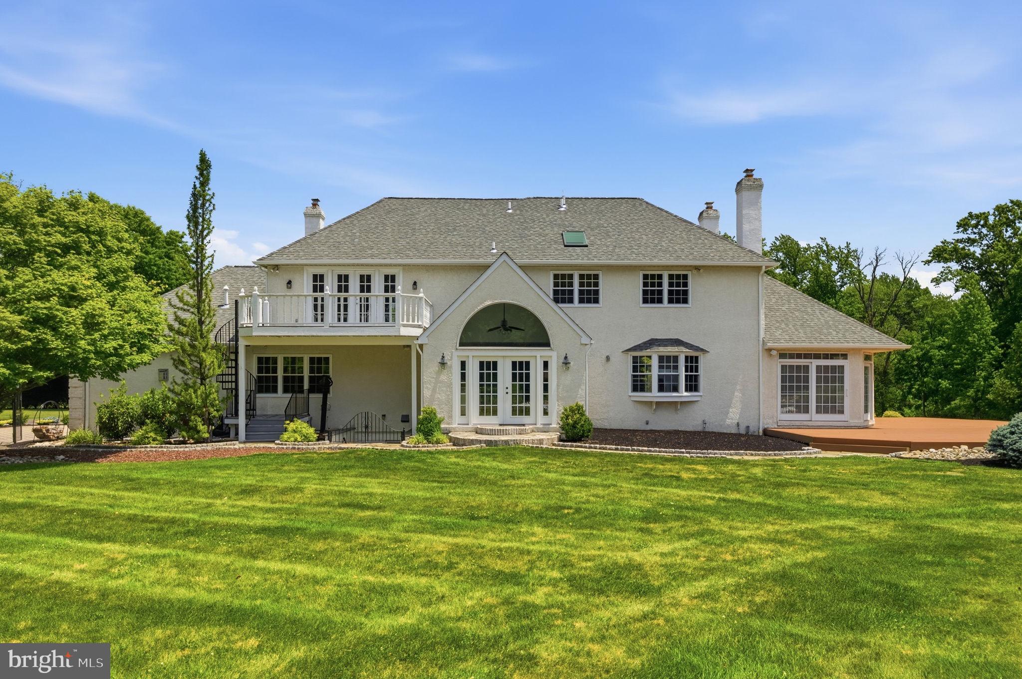 TWO POND ESTATES - Residential