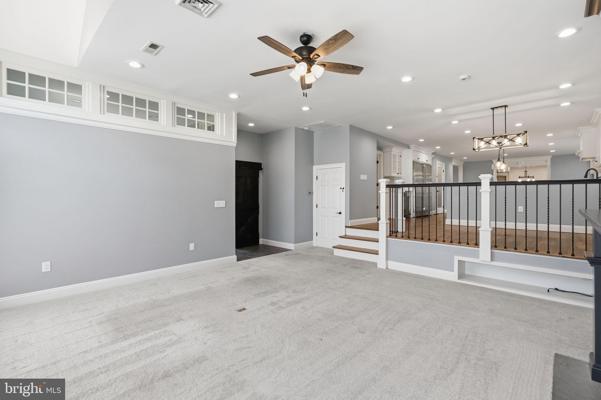 TWO POND ESTATES - Residential