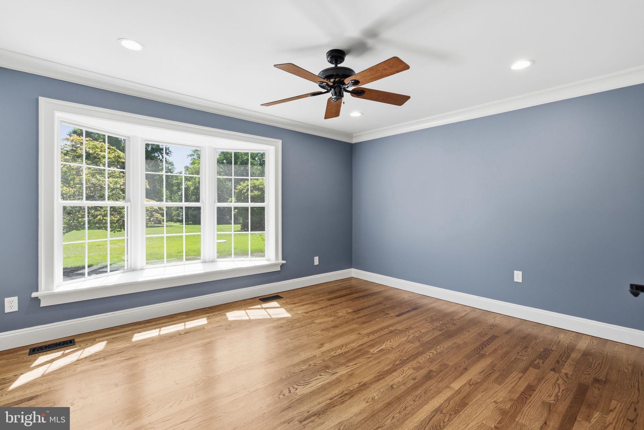 TWO POND ESTATES - Residential
