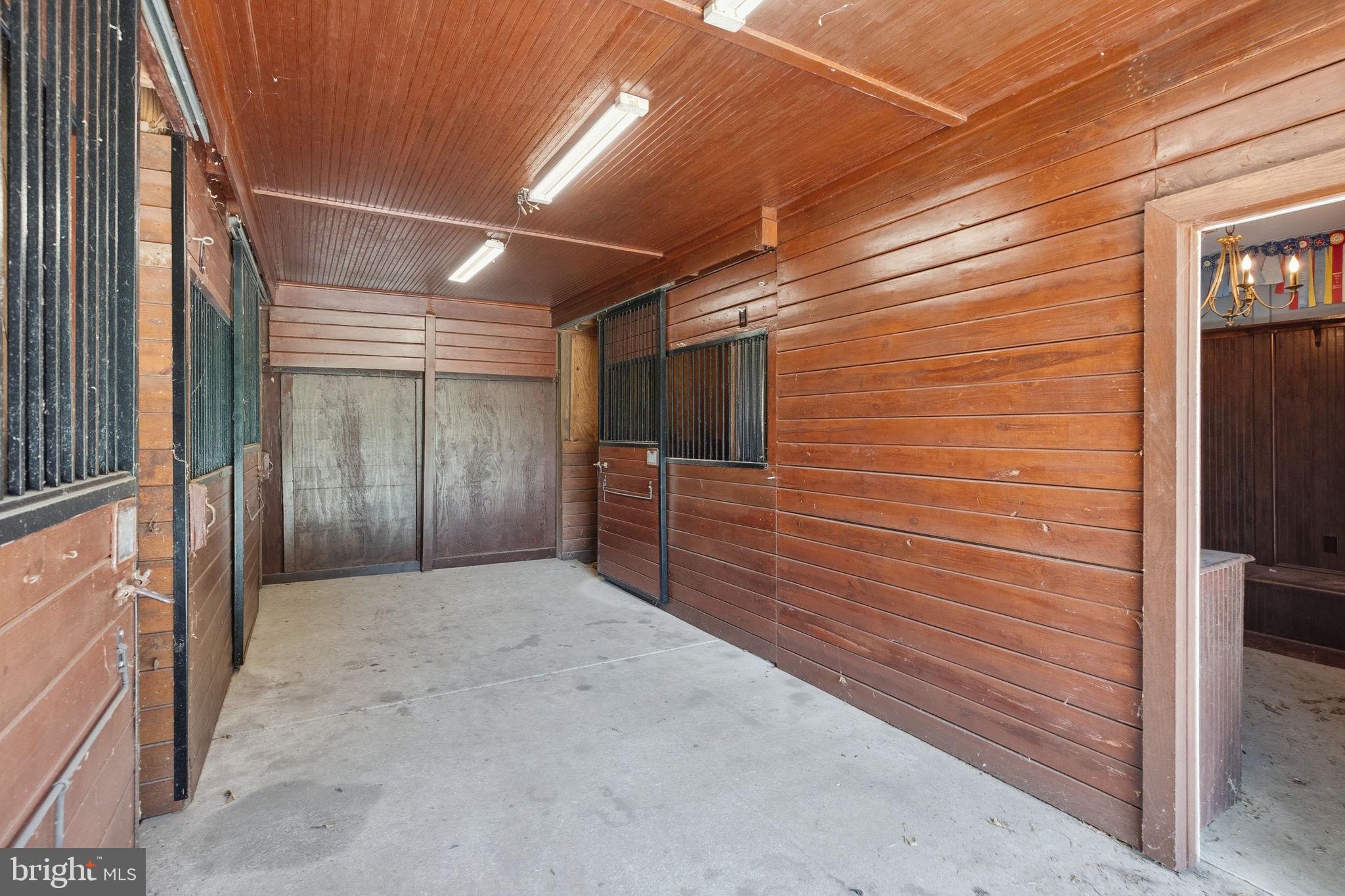 TWO POND ESTATES - Residential
