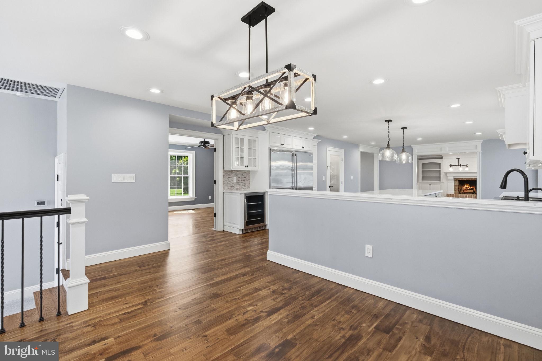 TWO POND ESTATES - Residential