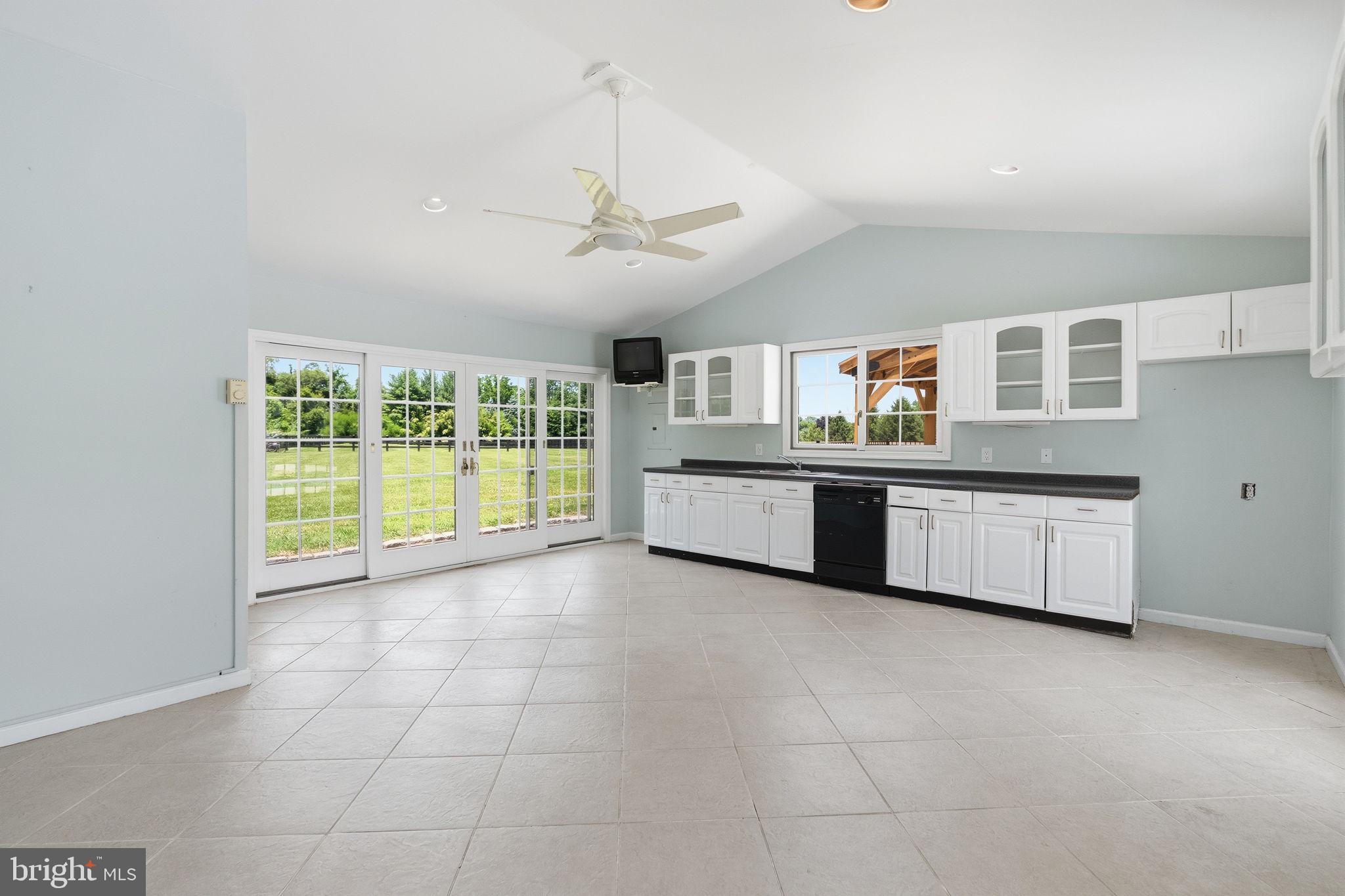 TWO POND ESTATES - Residential