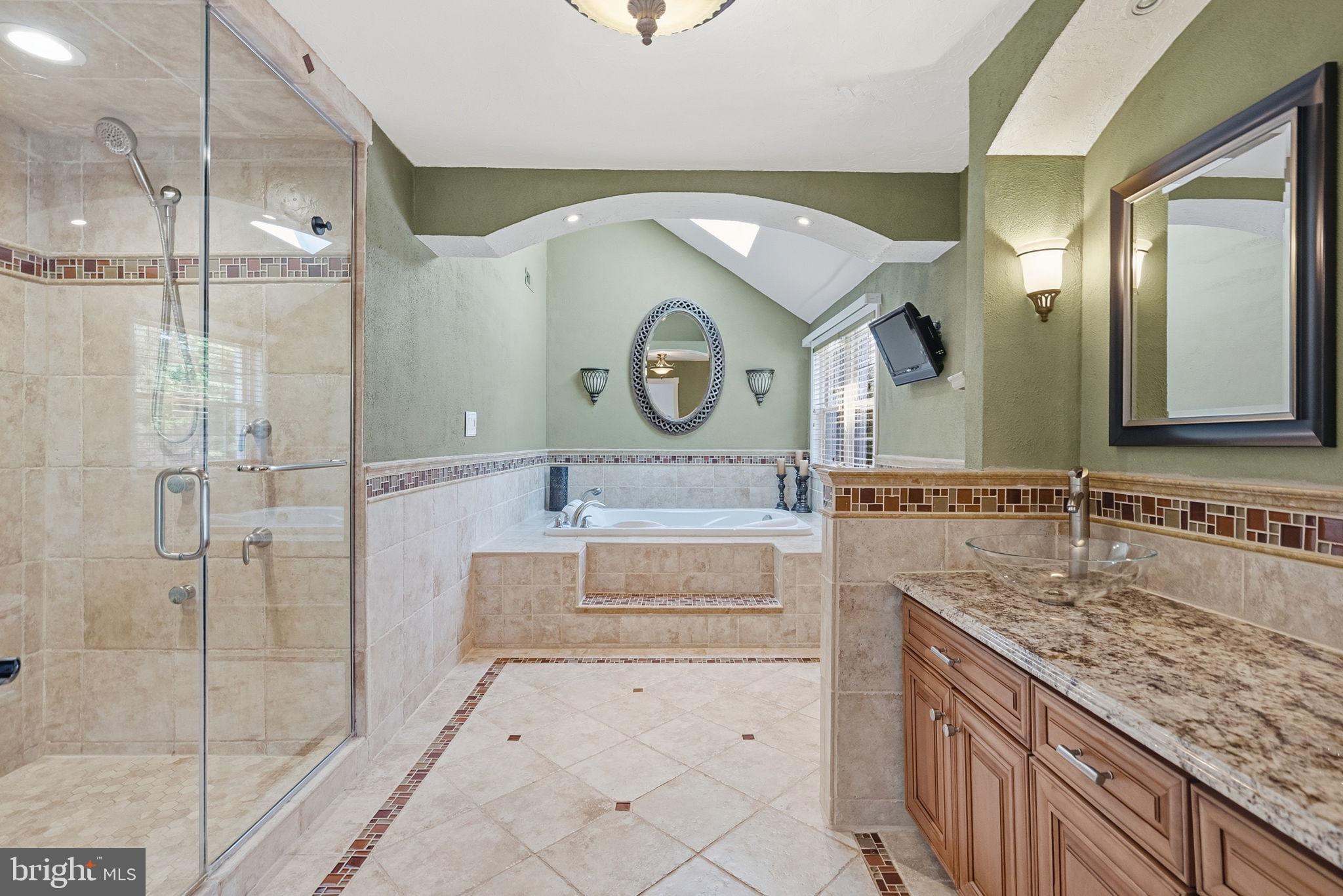 TWO POND ESTATES - Residential