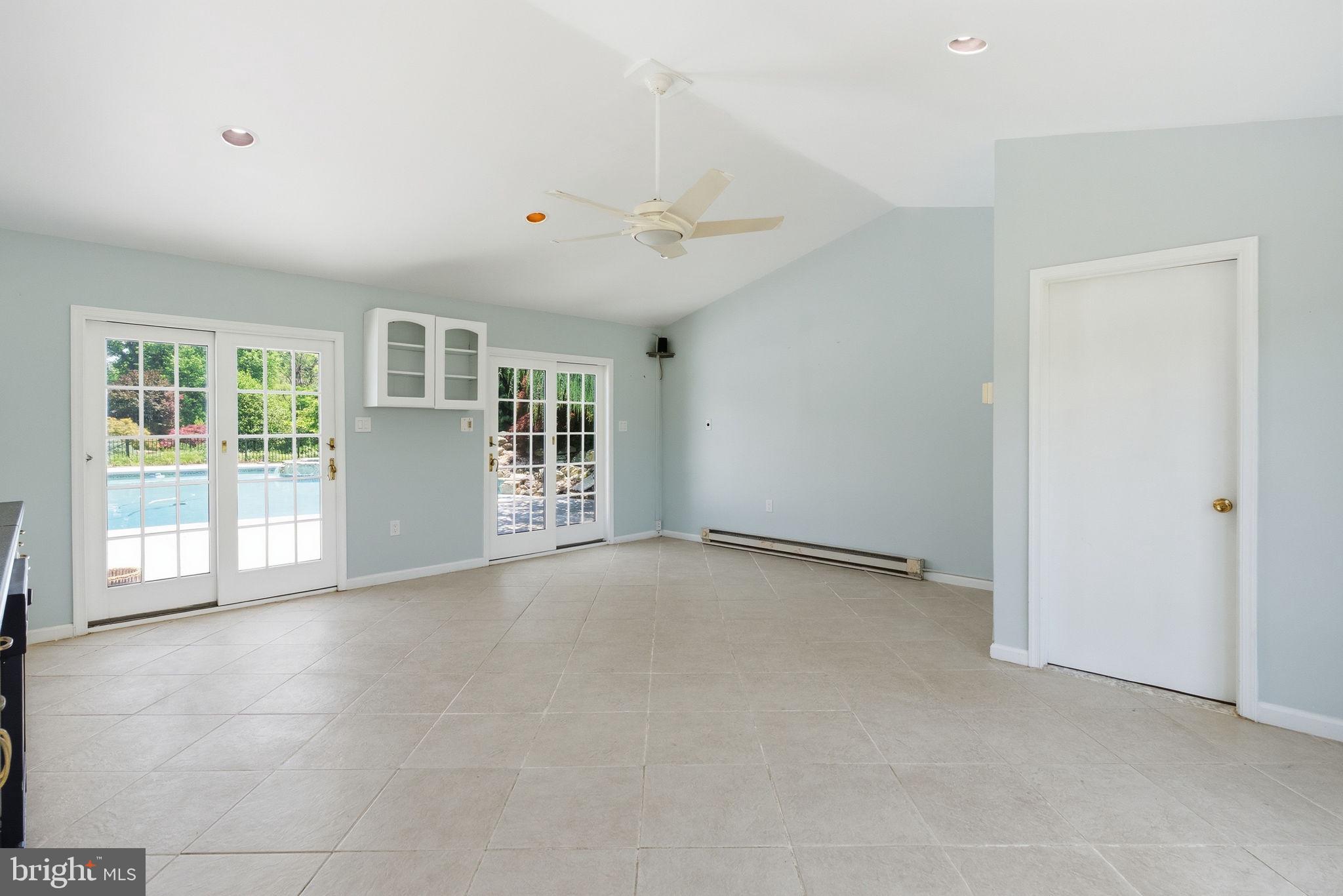 TWO POND ESTATES - Residential