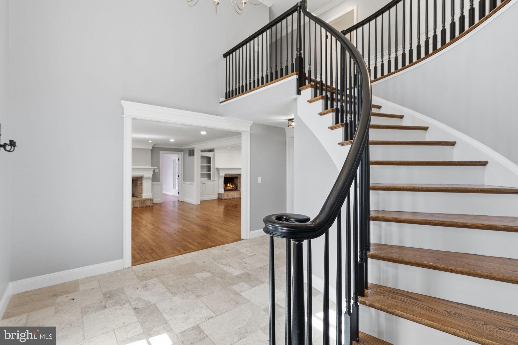 TWO POND ESTATES - Residential