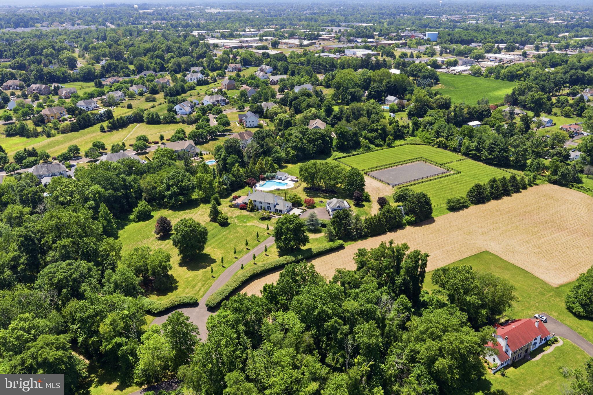 TWO POND ESTATES - Residential
