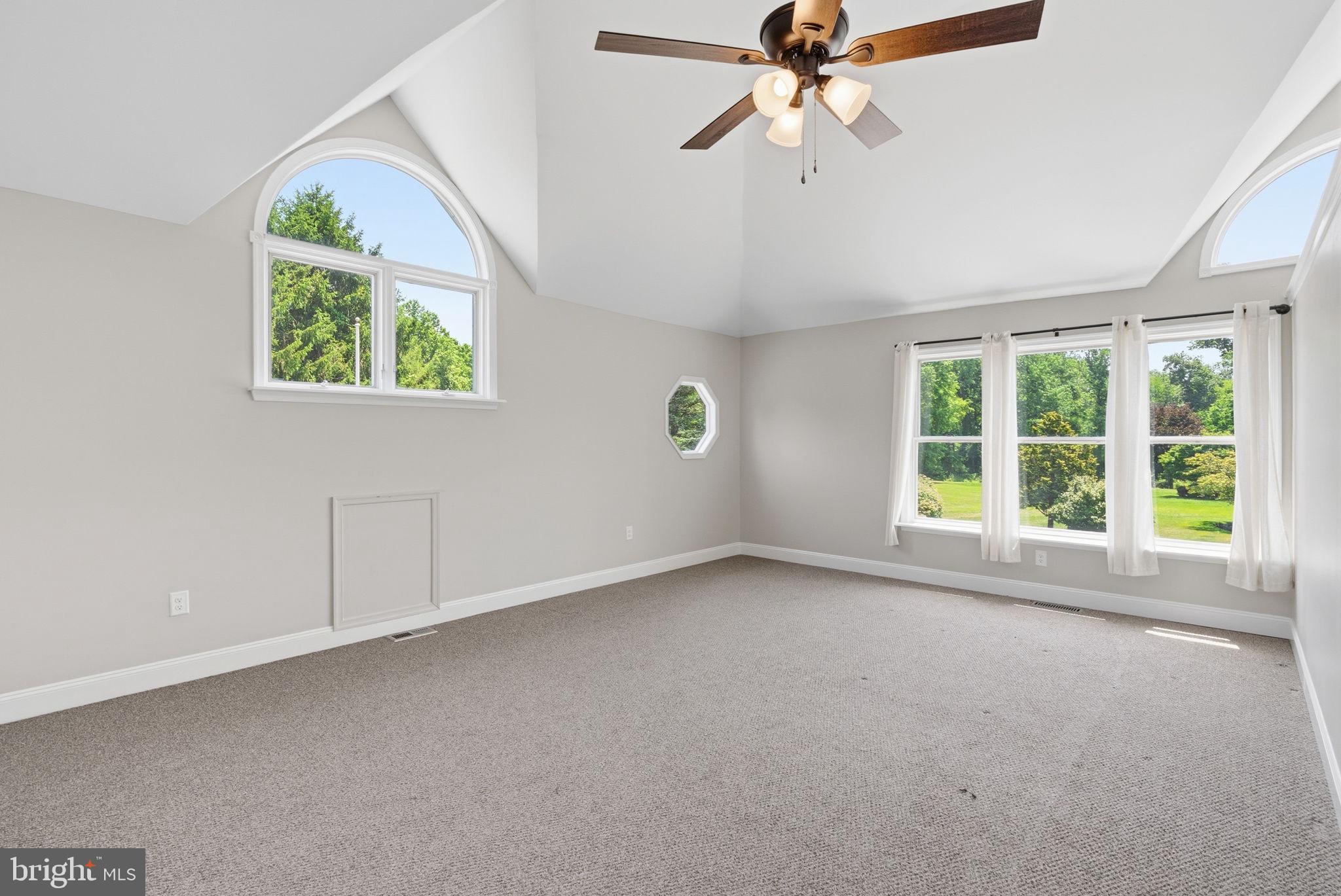 TWO POND ESTATES - Residential
