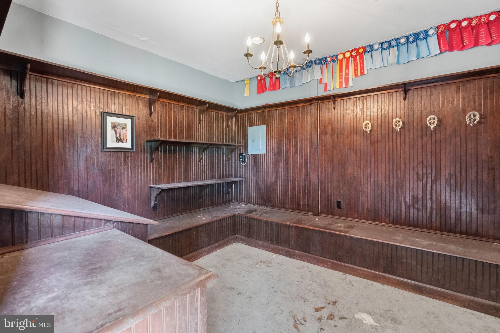 TWO POND ESTATES - Residential