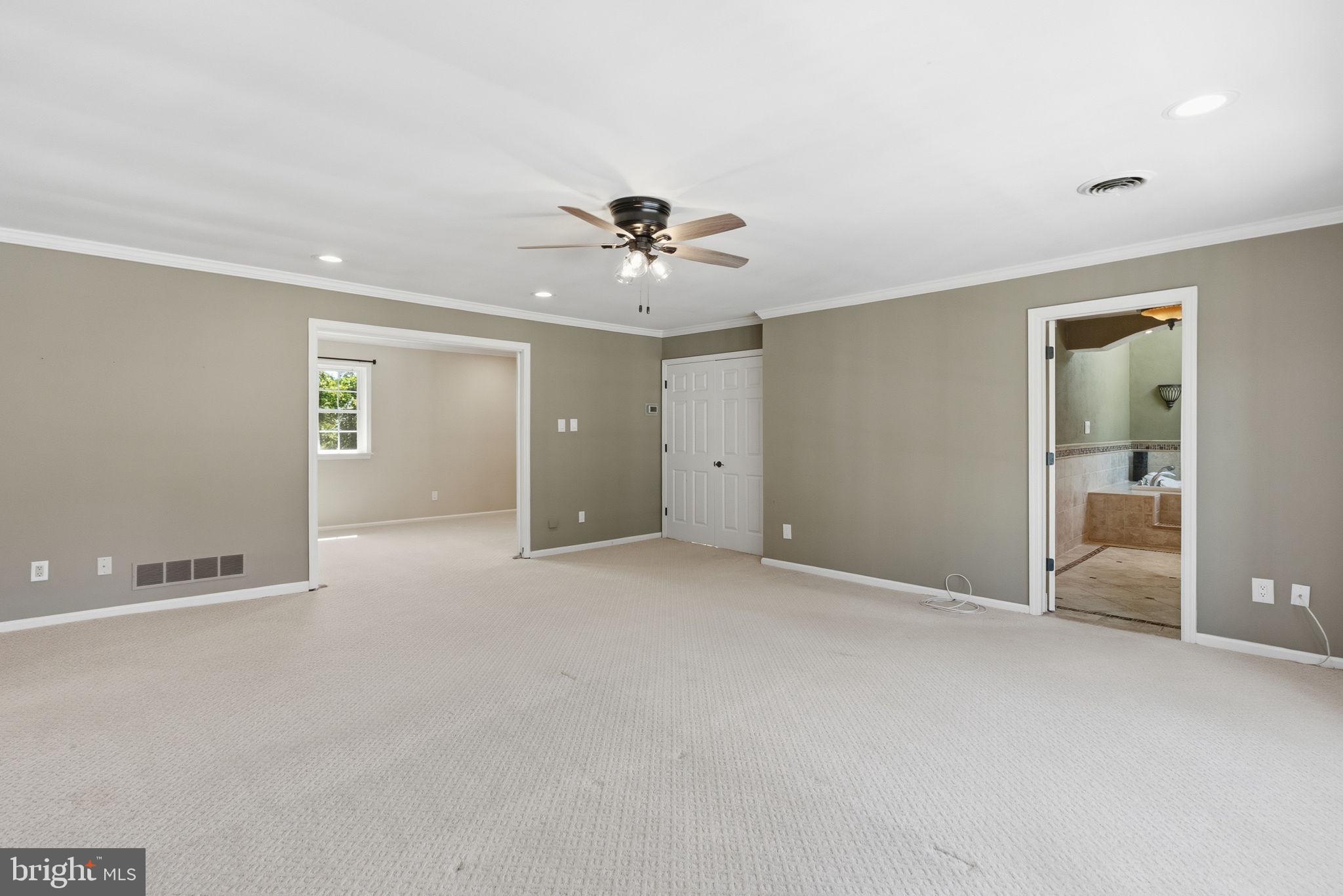 TWO POND ESTATES - Residential