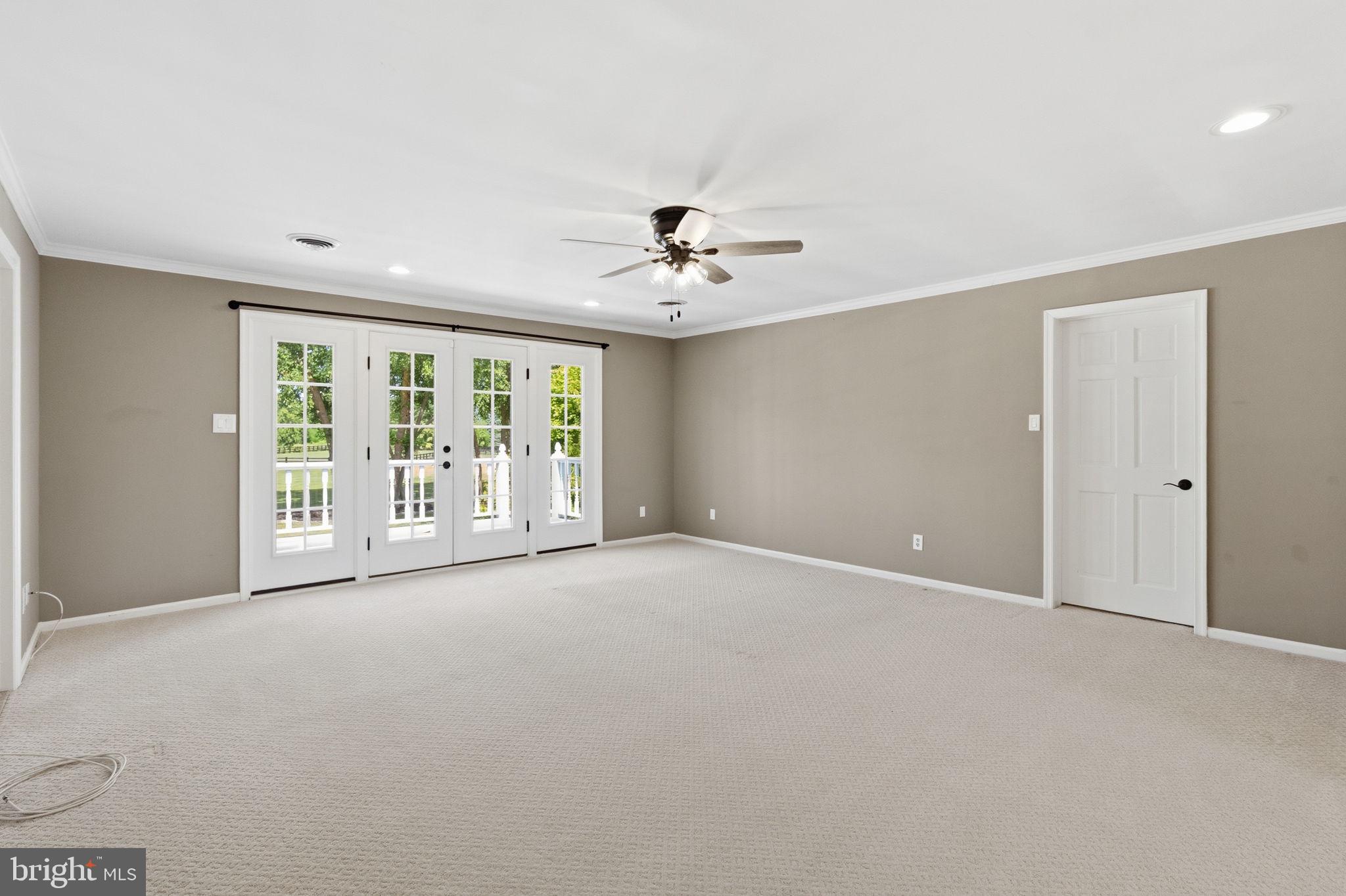 TWO POND ESTATES - Residential