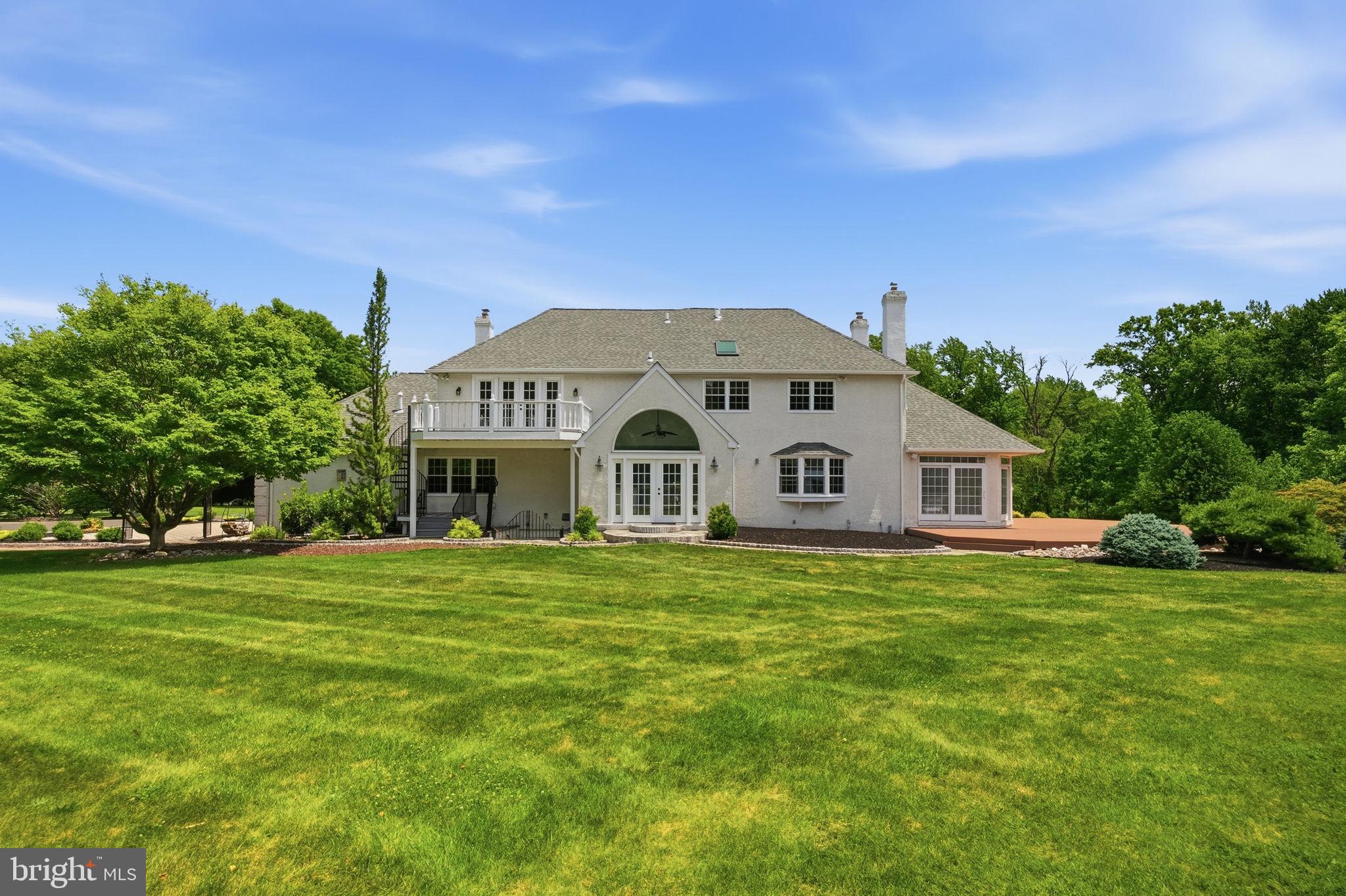 TWO POND ESTATES - Residential