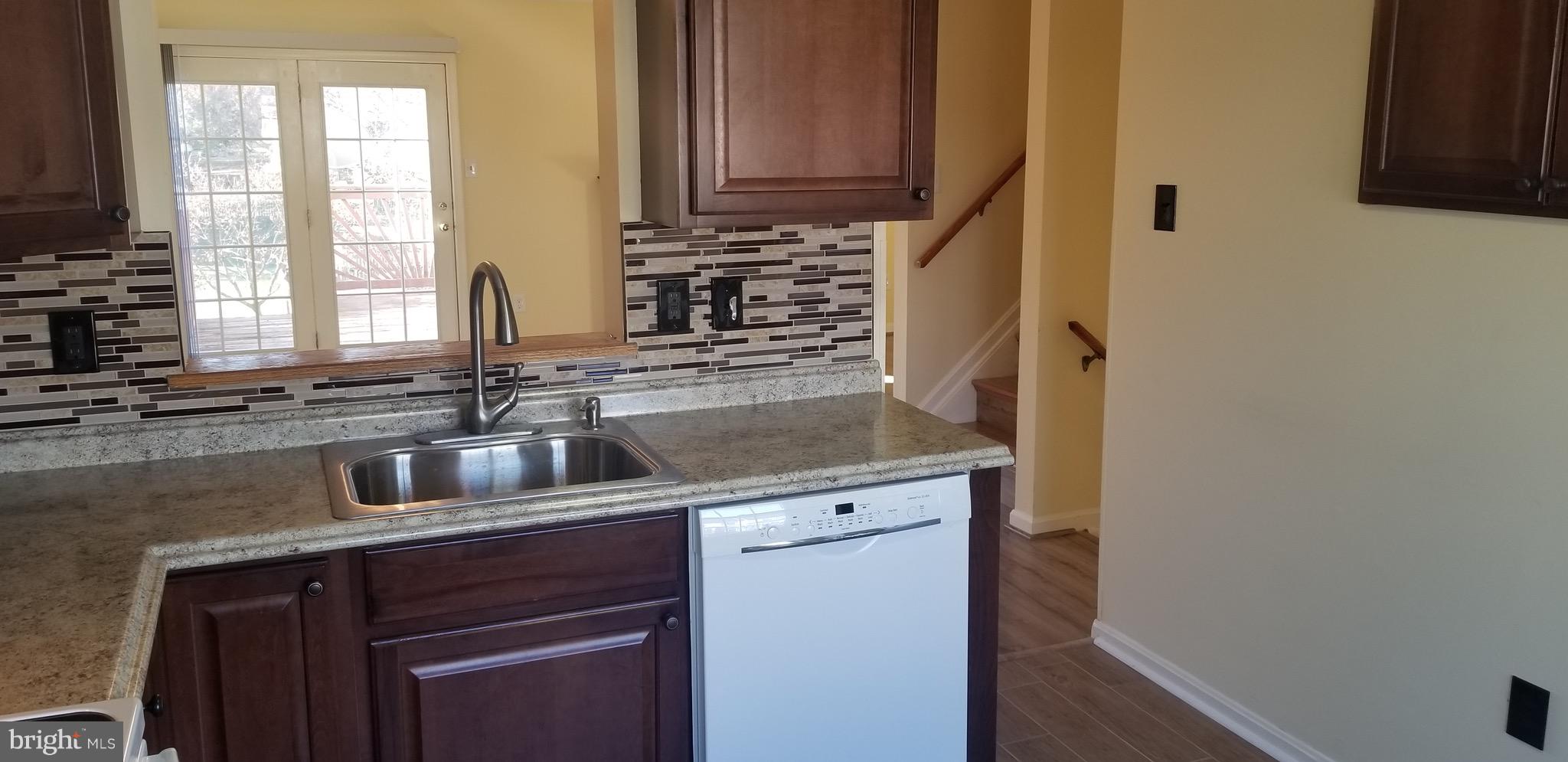 SMALL CROSSINGS - Residential Lease