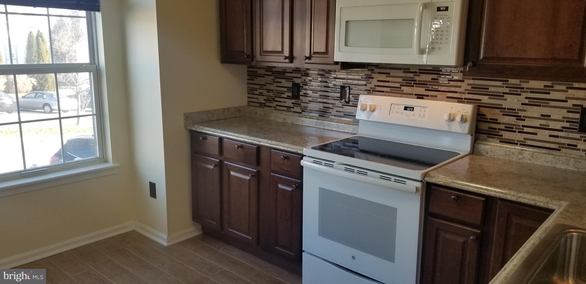 SMALL CROSSINGS - Residential Lease