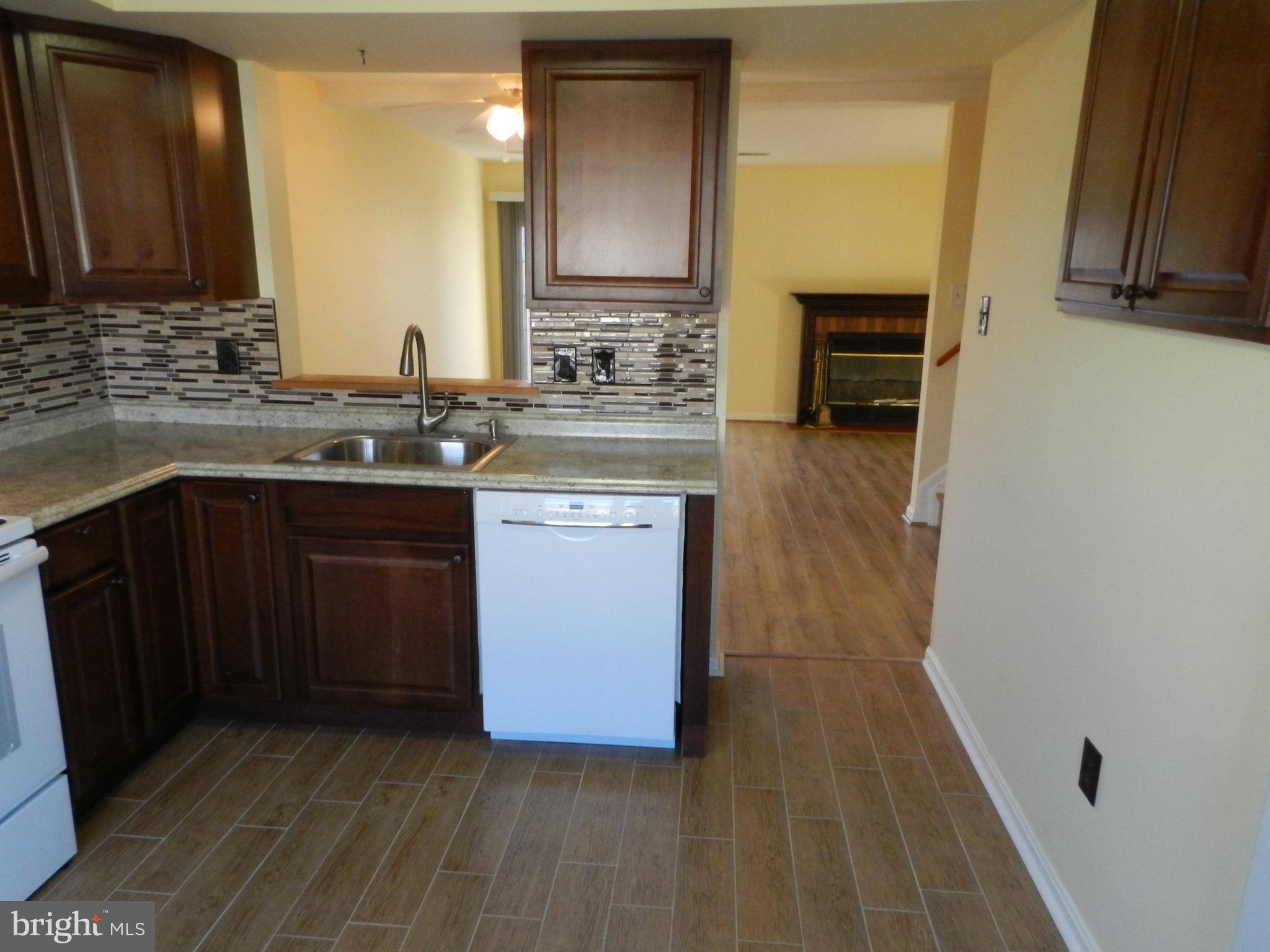 SMALL CROSSINGS - Residential Lease