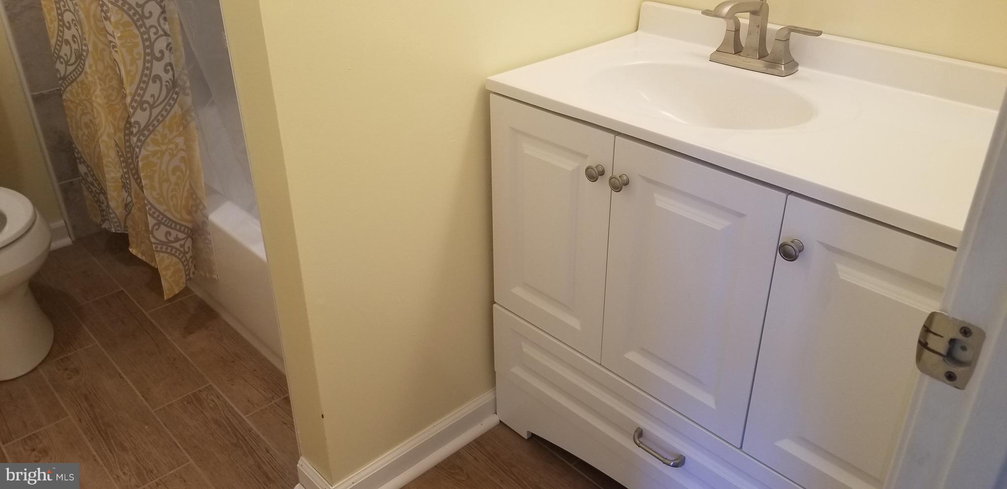 SMALL CROSSINGS - Residential Lease