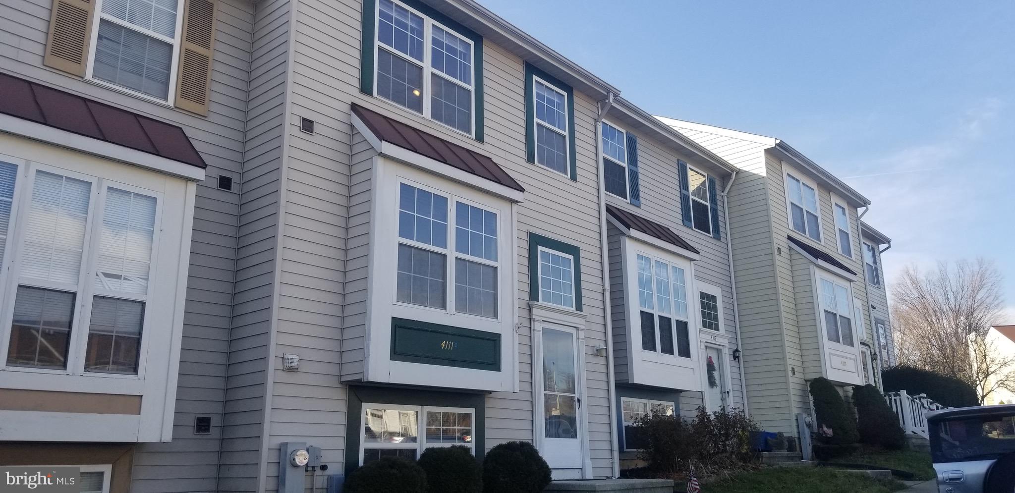 SMALL CROSSINGS - Residential Lease