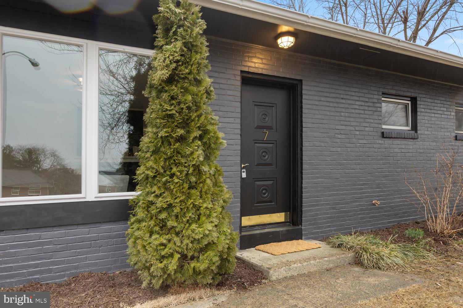QUAKER HILLS - Residential