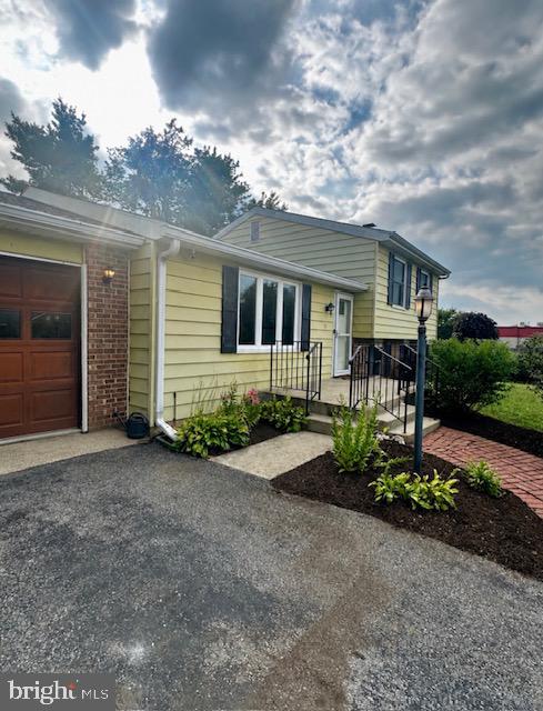 What an amazing opportunity for someone to own a single family home in Walkersville! This lovely home offers 3 bedrooms, a newly renovated bathroom, hardwood flooring, beautiful built-ins, open kitchen with plenty of cabinet space, a large fenced back yard, and easy access to the community pool which you will still be able to take advantage of this summer! Roof and all windows are 8 years young. Radon mitigation system installed 8 years ago. Home warranty is being offered as well.