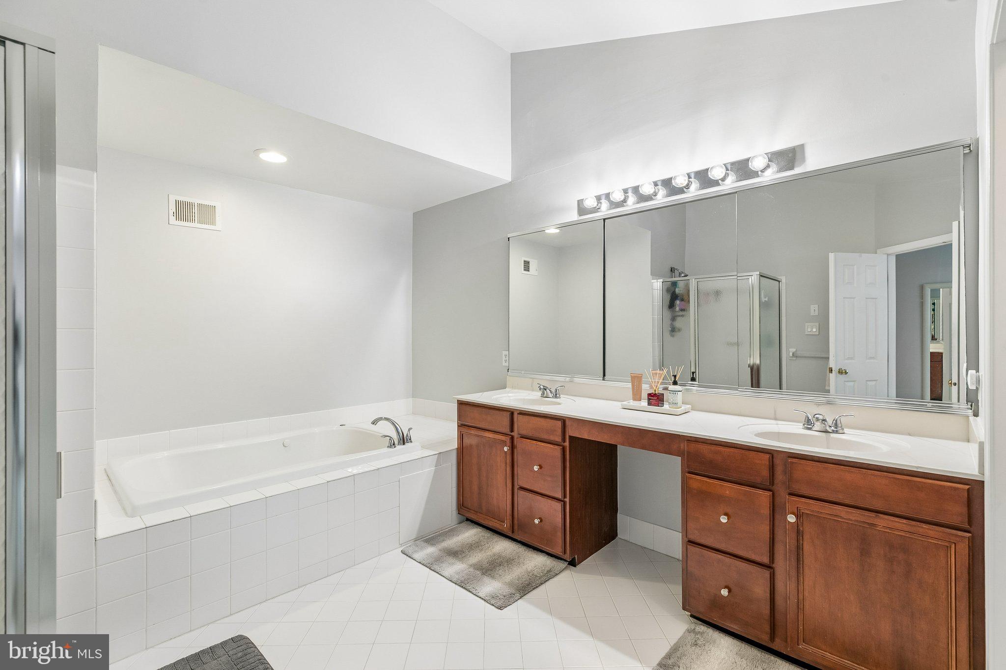 WHITELAND WOODS - Residential