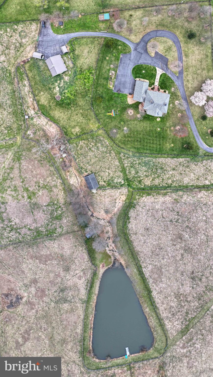 E DEBUTTS LAND - Residential