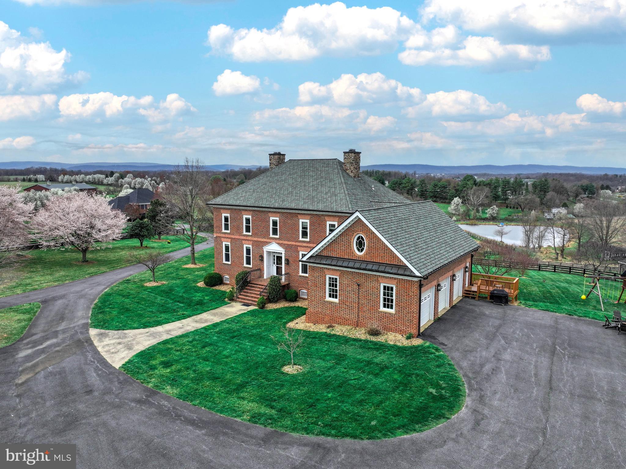 E DEBUTTS LAND - Residential