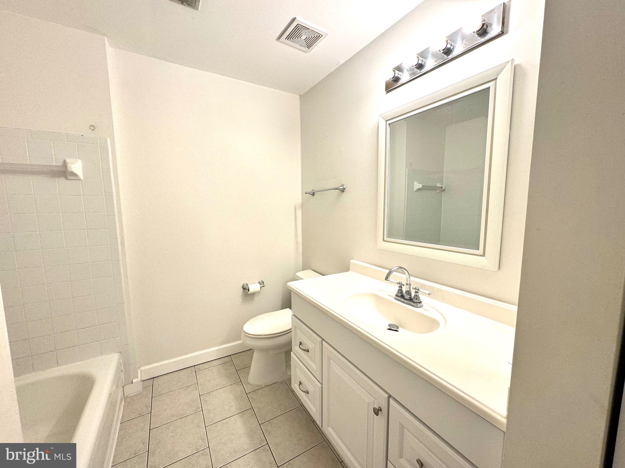 GREENHILL CROSSING - Residential Lease