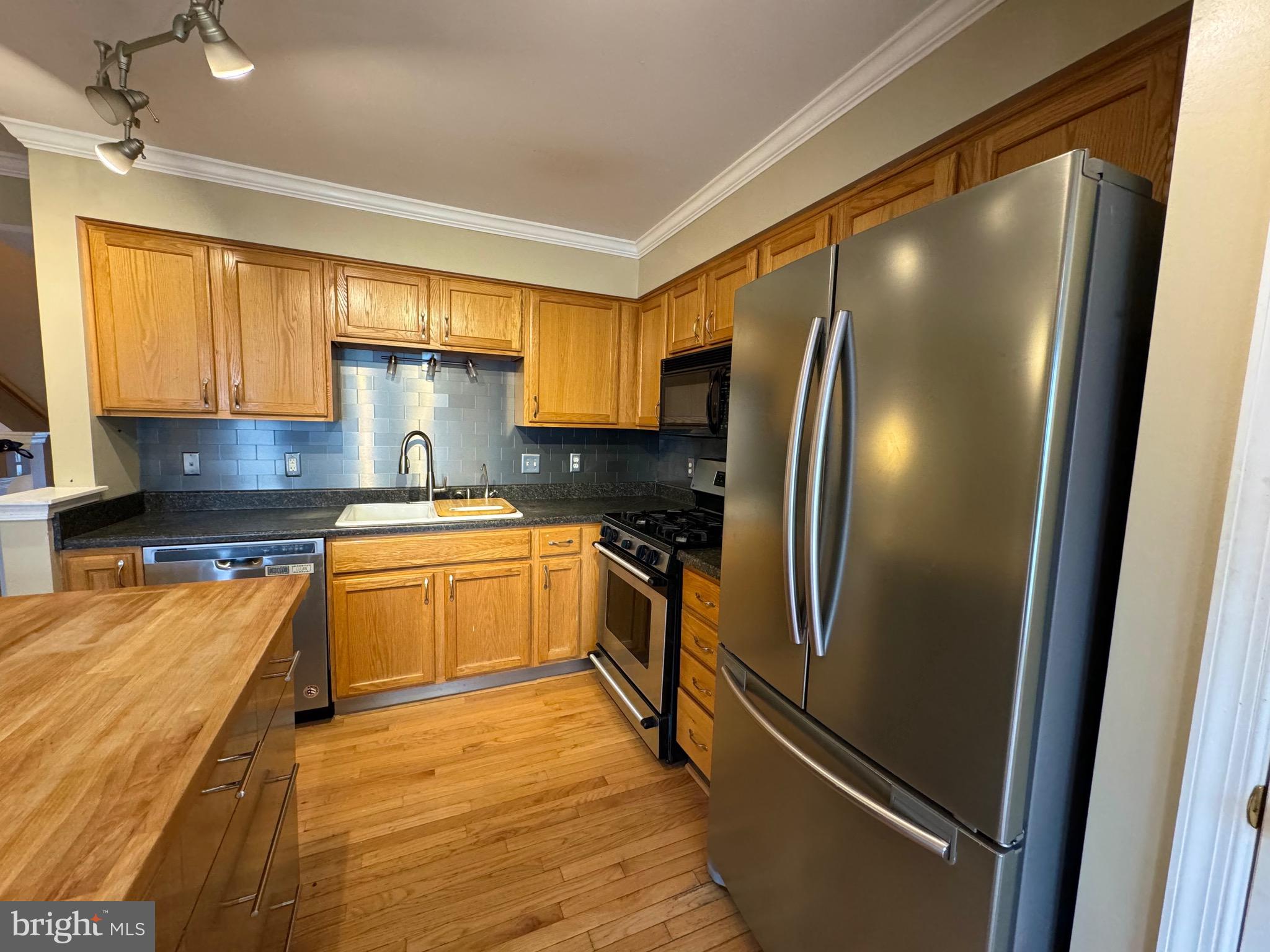 GREENHILL CROSSING - Residential Lease