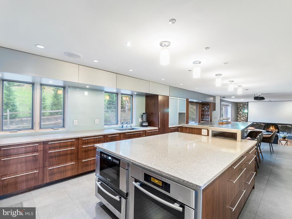 POTOMAC OVERLOOK - Residential
