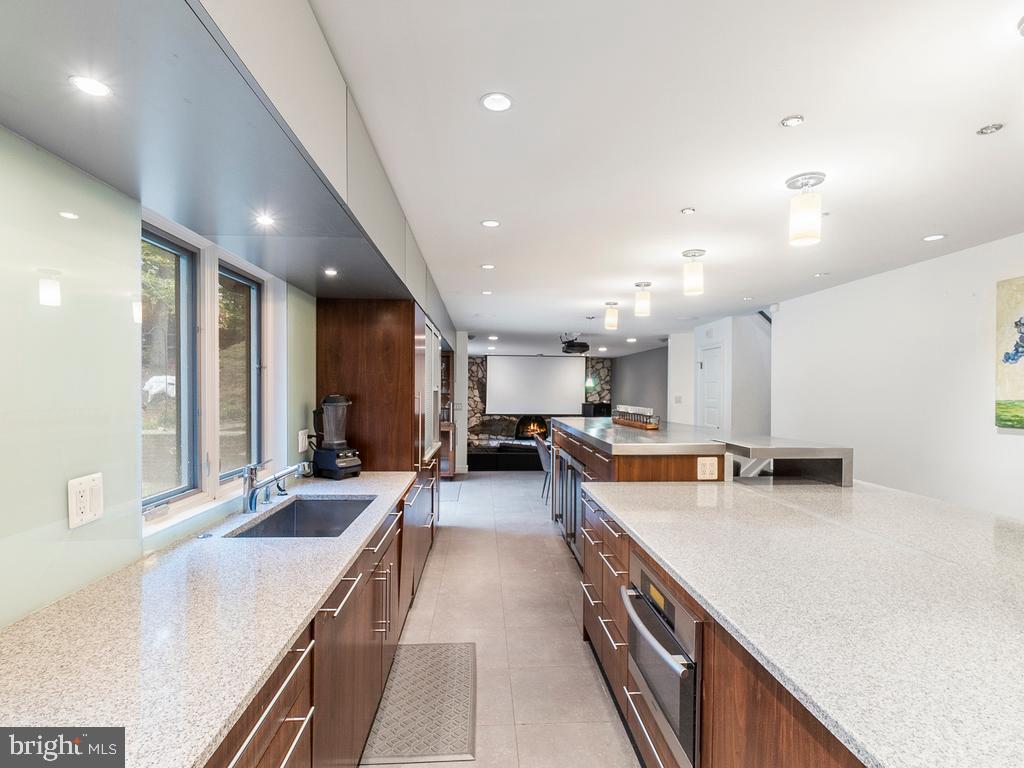 POTOMAC OVERLOOK - Residential