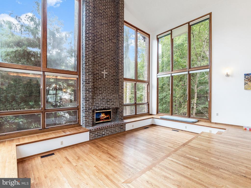 POTOMAC OVERLOOK - Residential