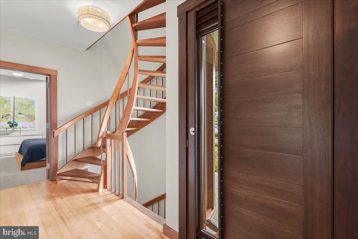 LEE HEIGHTS - Residential