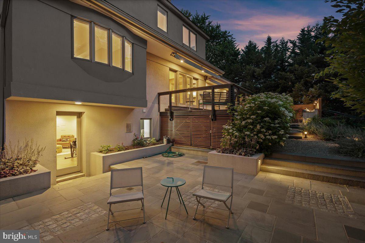 LEE HEIGHTS - Residential