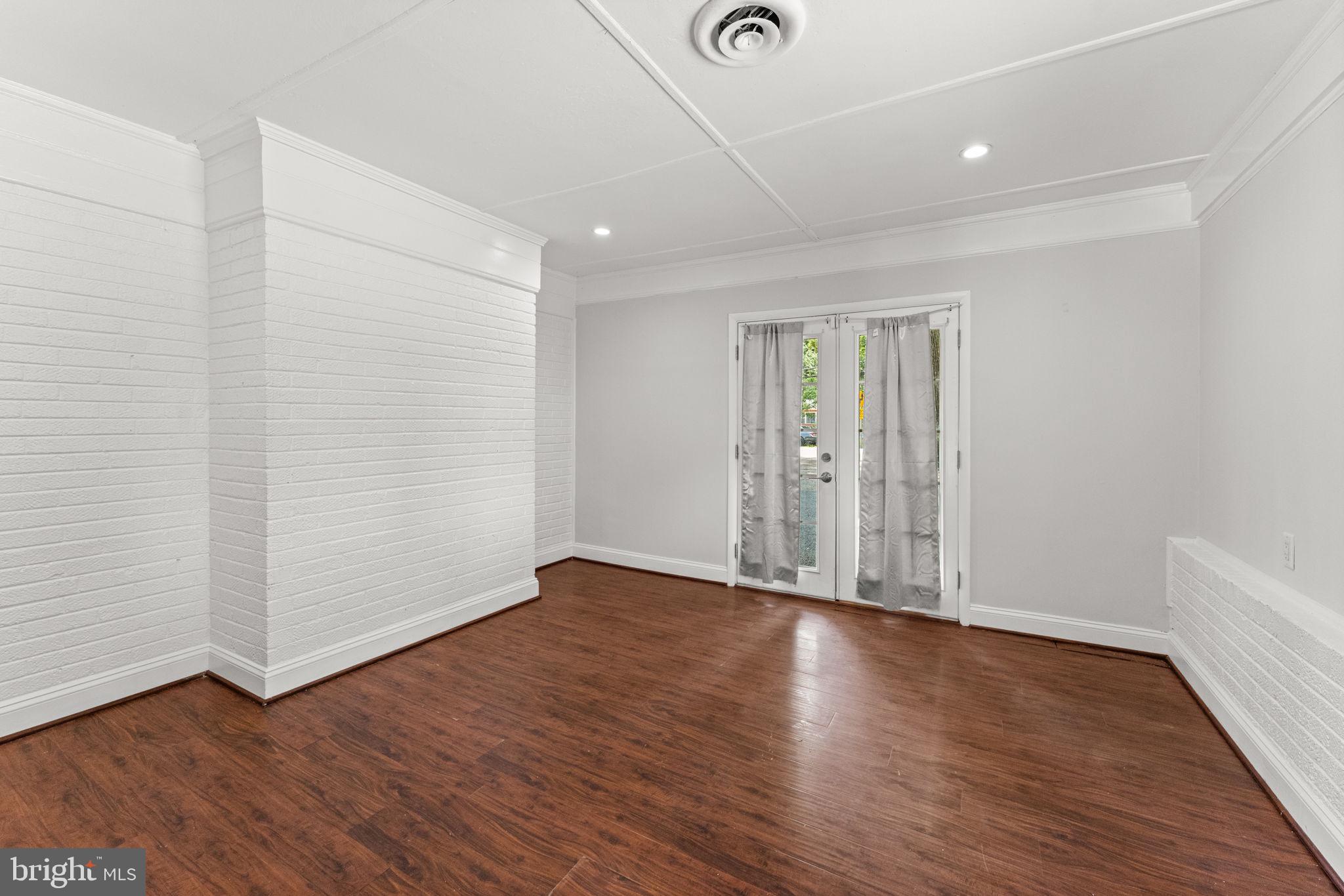 EAST GRAHAM PARK - Residential