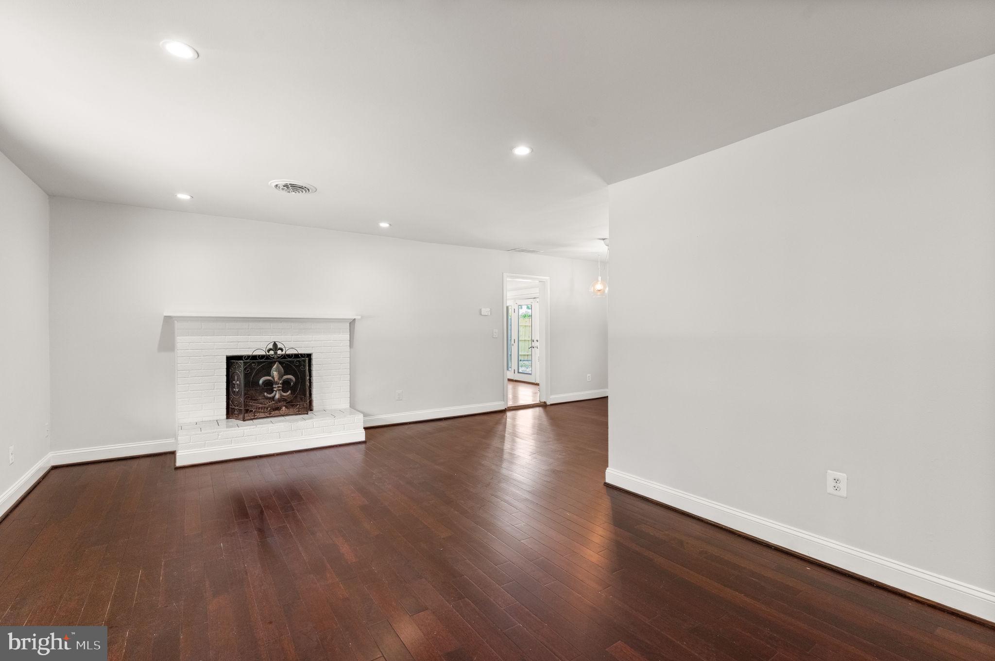 EAST GRAHAM PARK - Residential