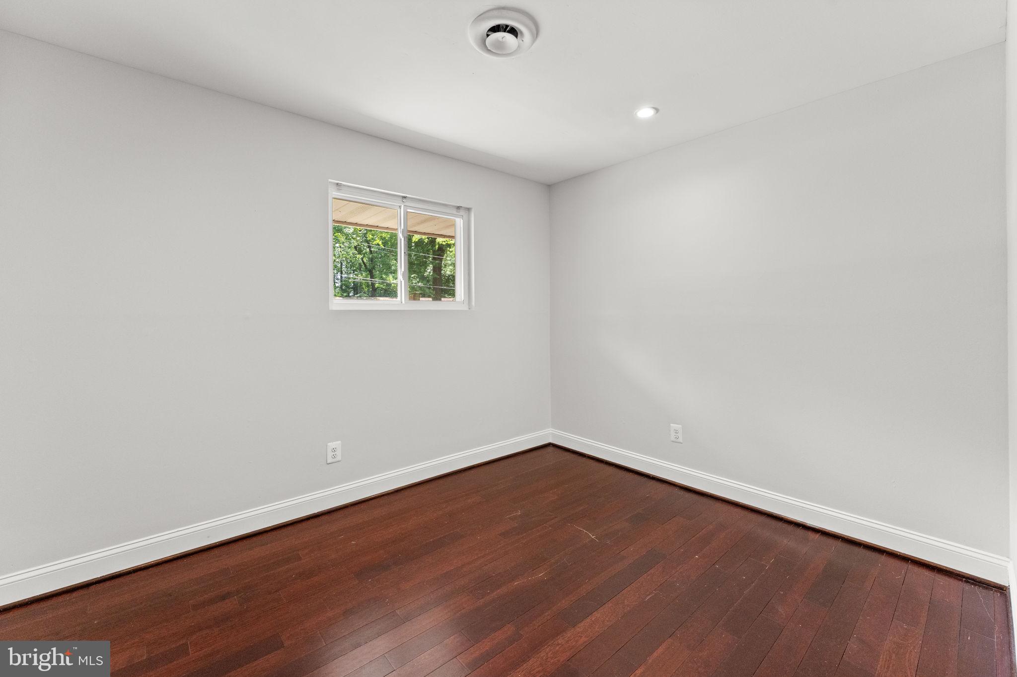 EAST GRAHAM PARK - Residential