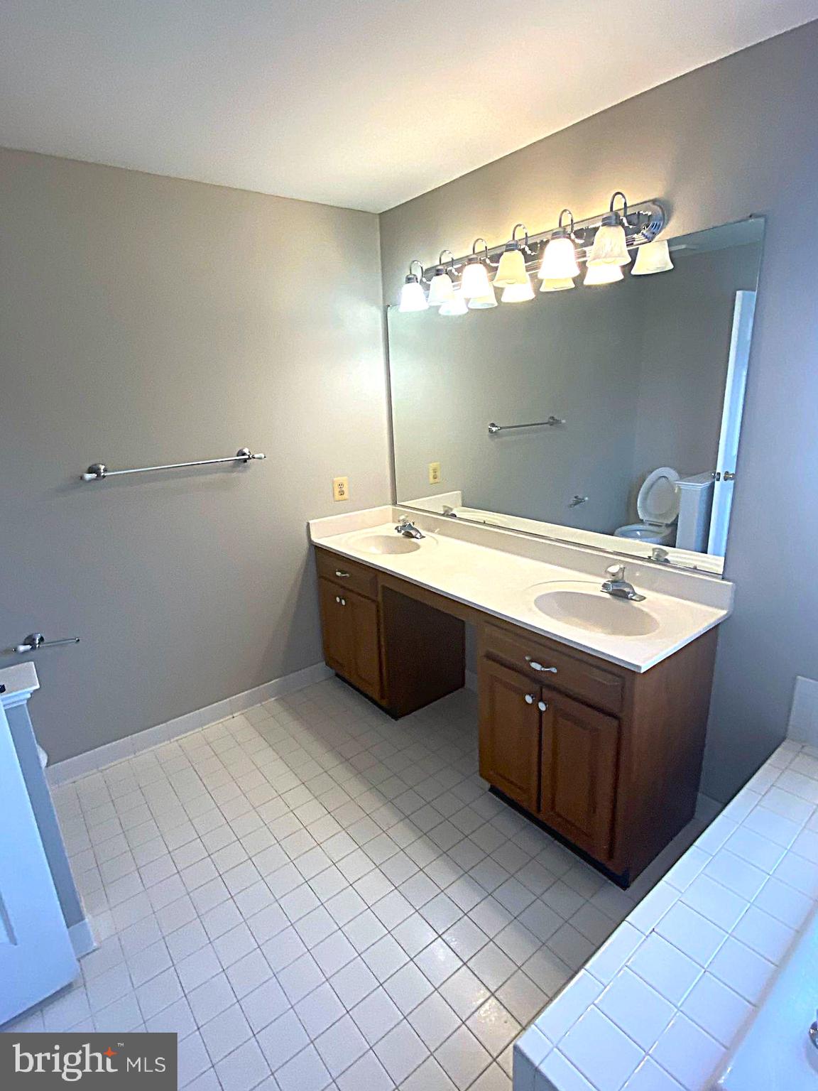 ARROWOOD - Residential Lease