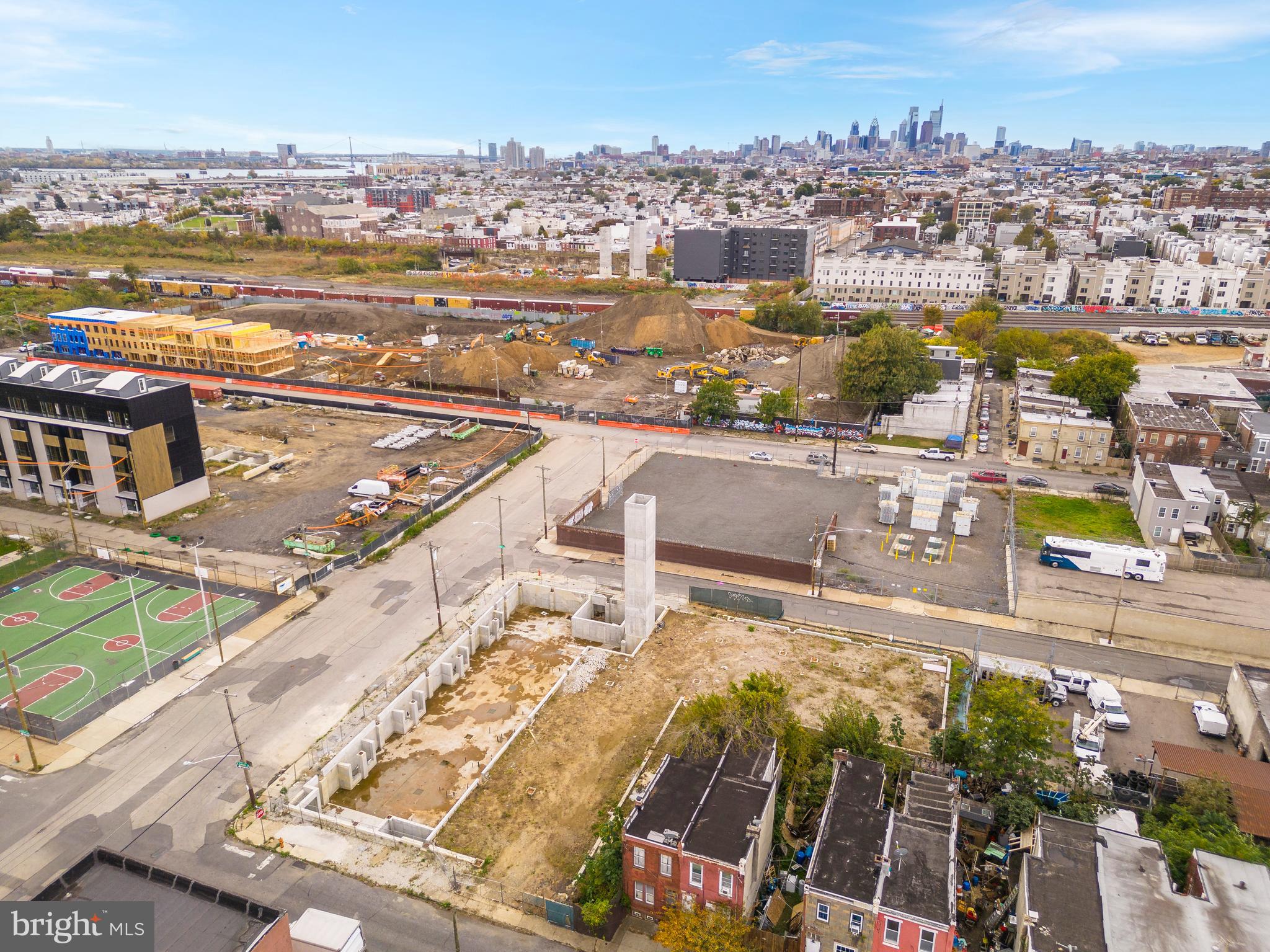 PORT RICHMOND - Land
